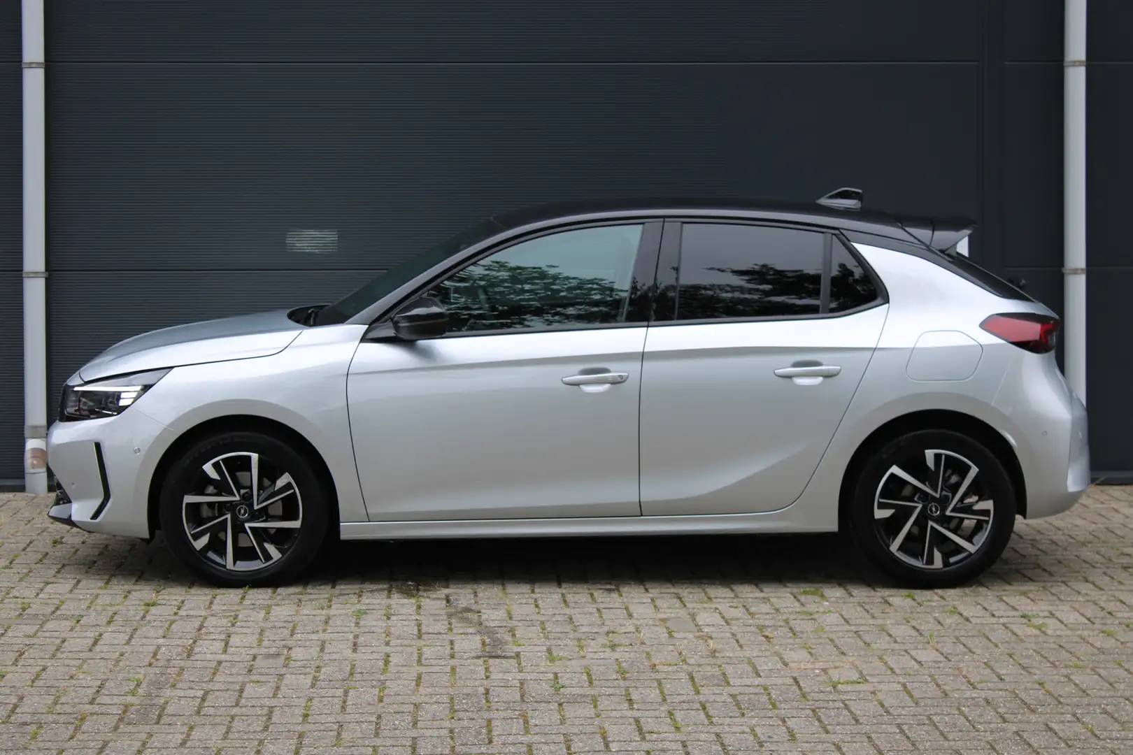 Opel Corsa 1.2 Turbo Hybrid GS AUTOMAAT / Navigatie / Camera Gris - 2