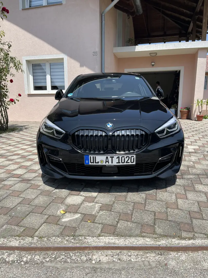 BMW 118 118d Aut. M Sport Schwarz - 2