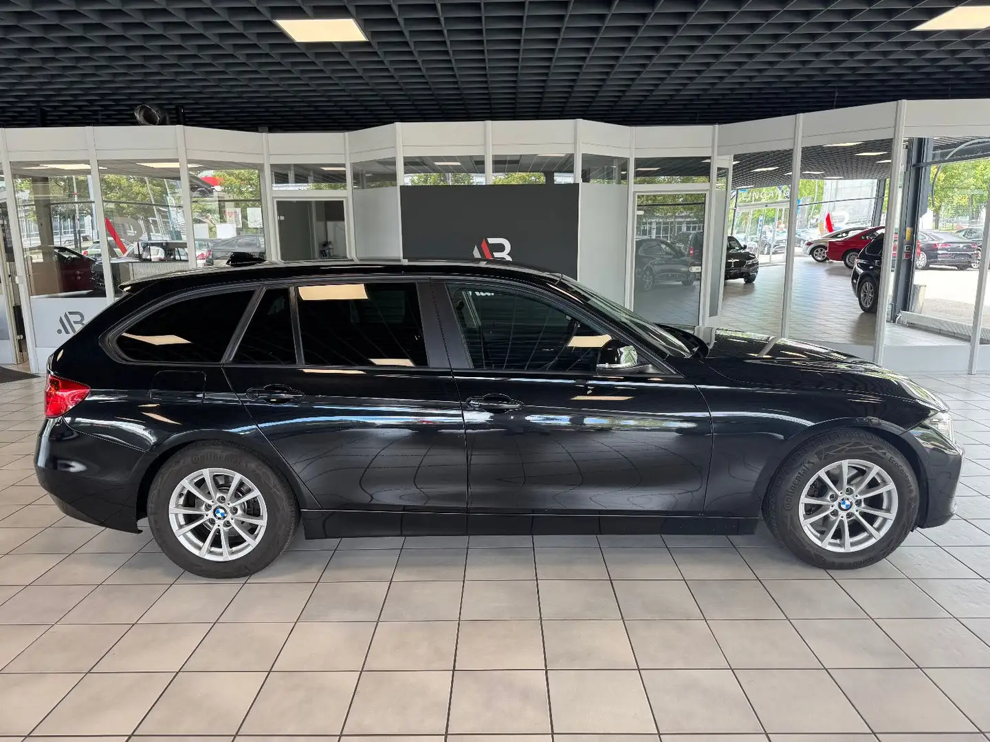 BMW 320 d Touring Aut. ·ACC·HUD·Apple CarPlay·H&K Noir - 2