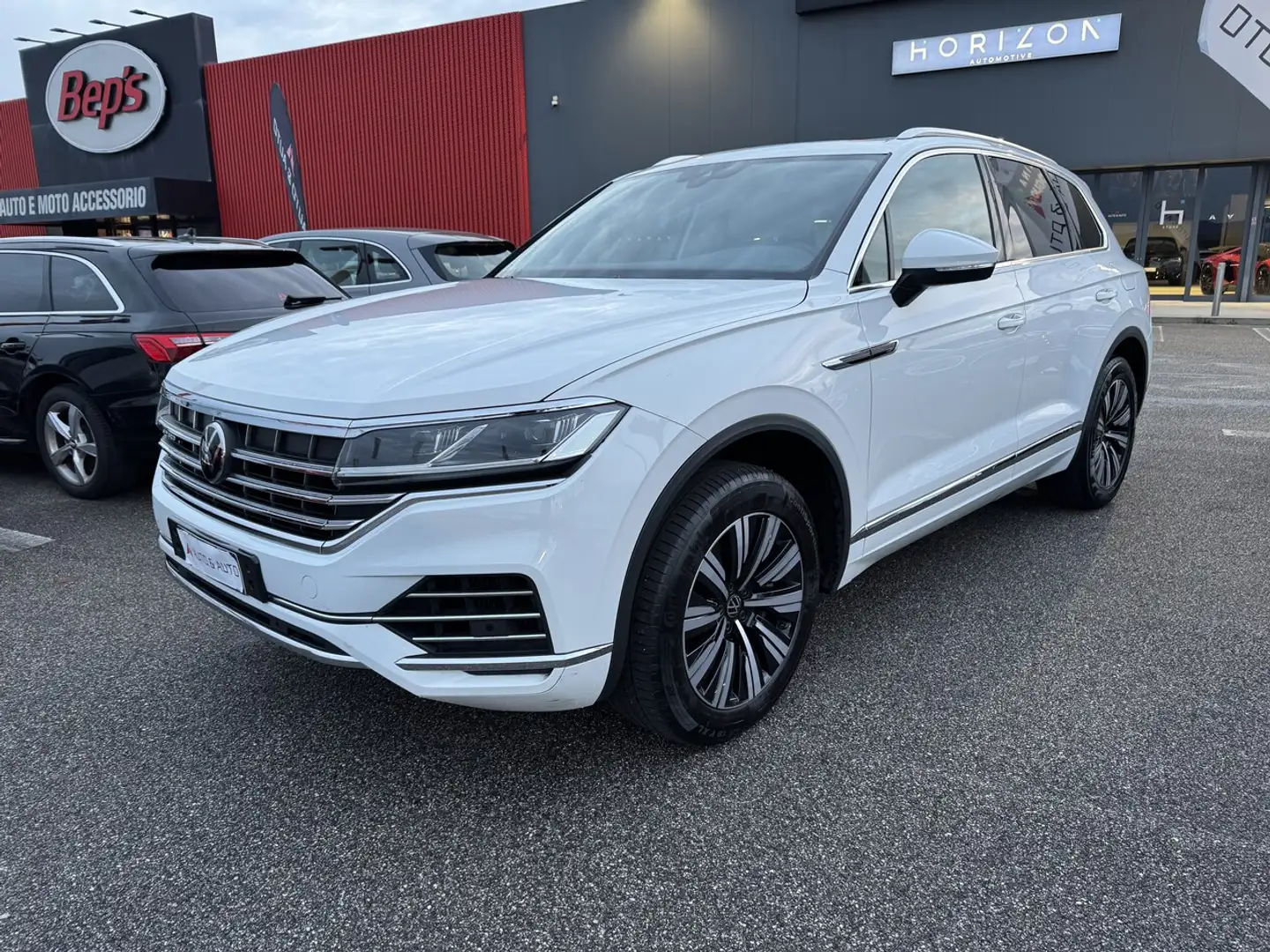 Volkswagen Touareg 3.0 V6 tsi eh Elegance tiptronic Blanc - 1