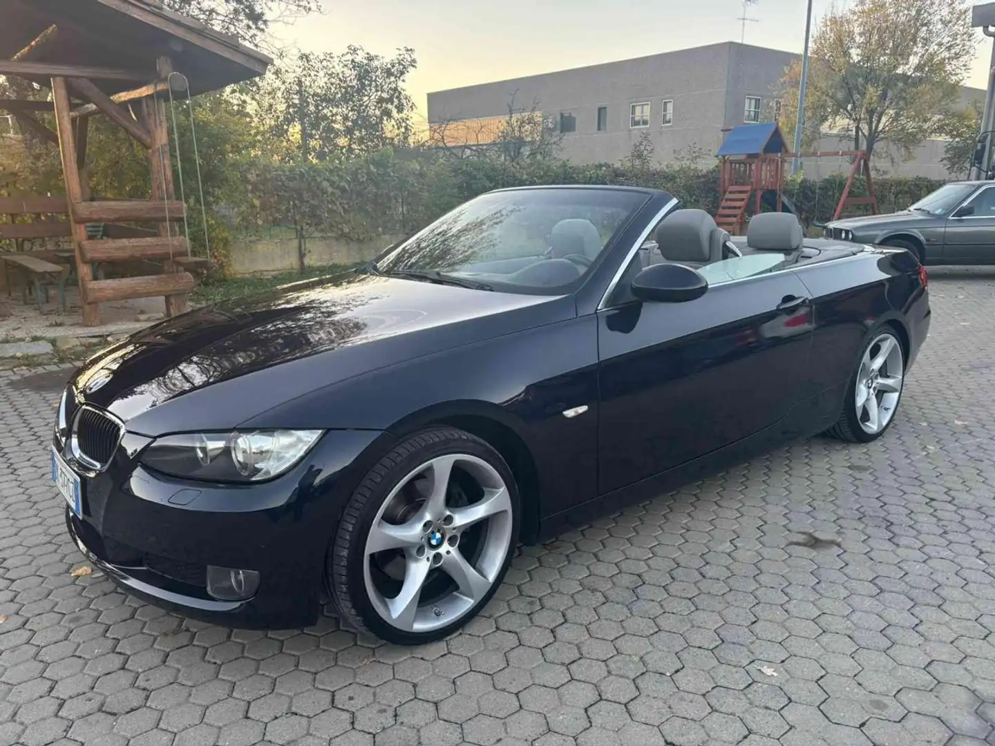 BMW 320 i cat Cabrio Bleu - 1