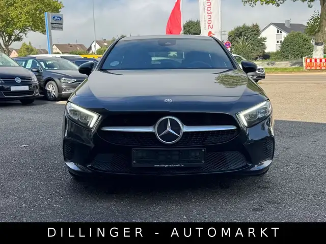 Mercedes-Benz A 180 d 7G-Tro AHK LED Nav Kam Temp Kamera 1-Hand