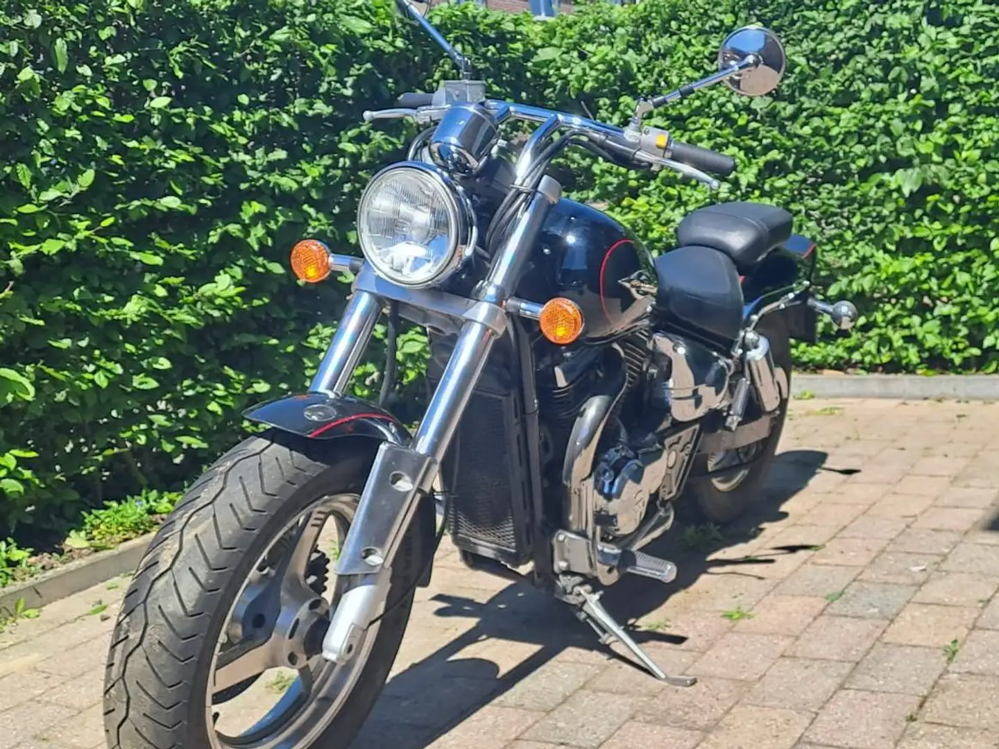 Suzuki VZ 800 Negro - 2