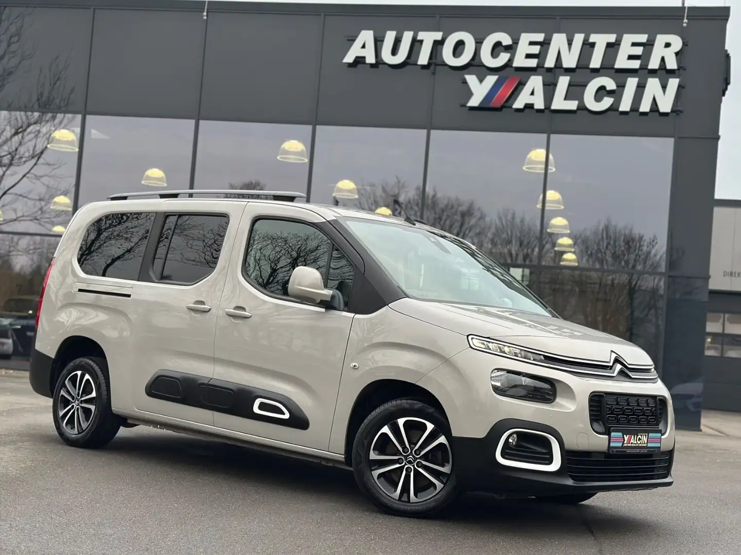 Citroen Berlingo PureTech 110 S&S FEEL XL 7-SITZ S-H/NAV Grijs - 1