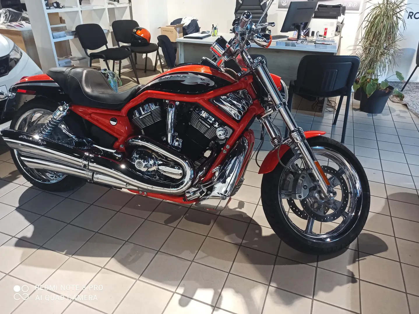 Harley-Davidson VRSC V-Rod Naranja - 1