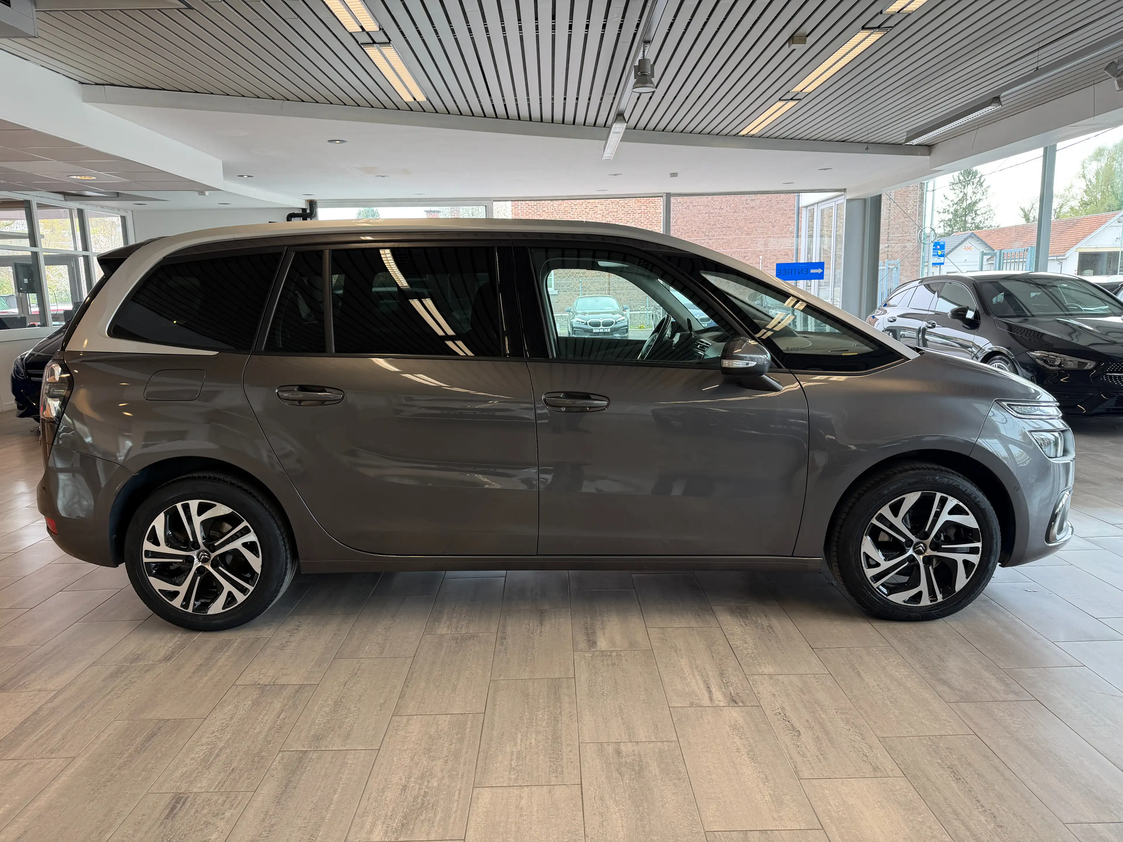 Citroen Grand C4 SpaceTourer 1.5 BlueHDi*1ERPROP*7PLACES*GARANTIE12MOIS*BOITE AUTO*TOIT PANO*GPS*LED*SEMI-CUIR*CAM* — photo 6