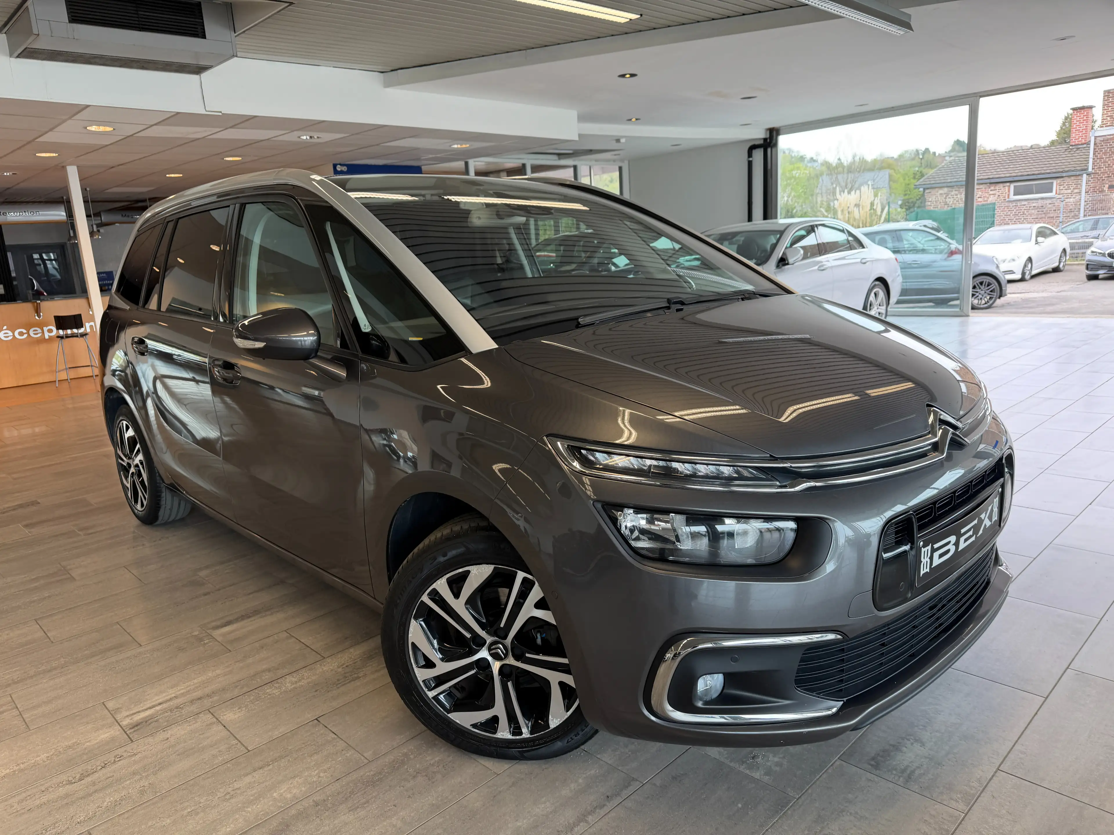 Citroen Grand C4 SpaceTourer 1.5 BlueHDi*1ERPROP*7PLACES*GARANTIE12MOIS*BOITE AUTO*TOIT PANO*GPS*LED*SEMI-CUIR*CAM* — photo 4