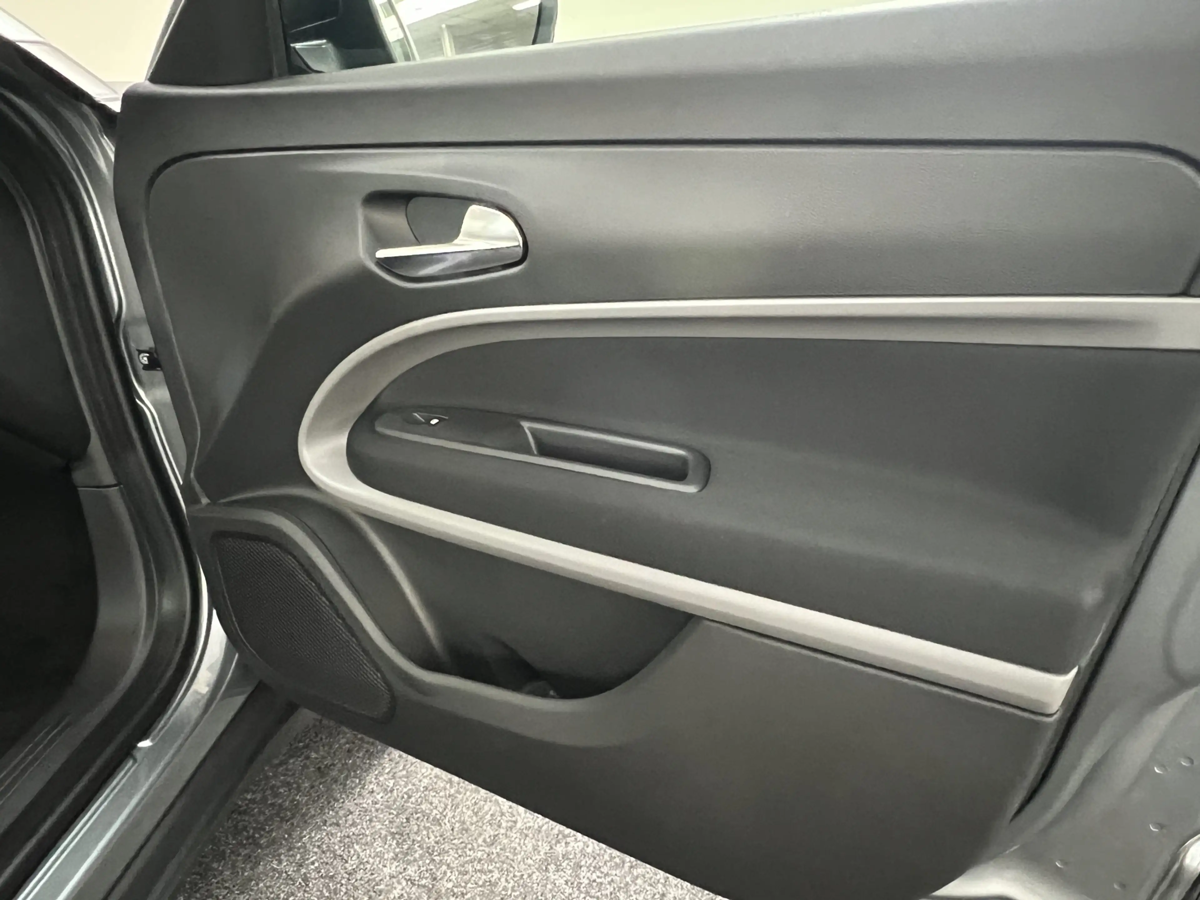 Jeep Avenger 1.2 e-Hybrid Longitude automaat 100 PK Cruise cont — photo 46