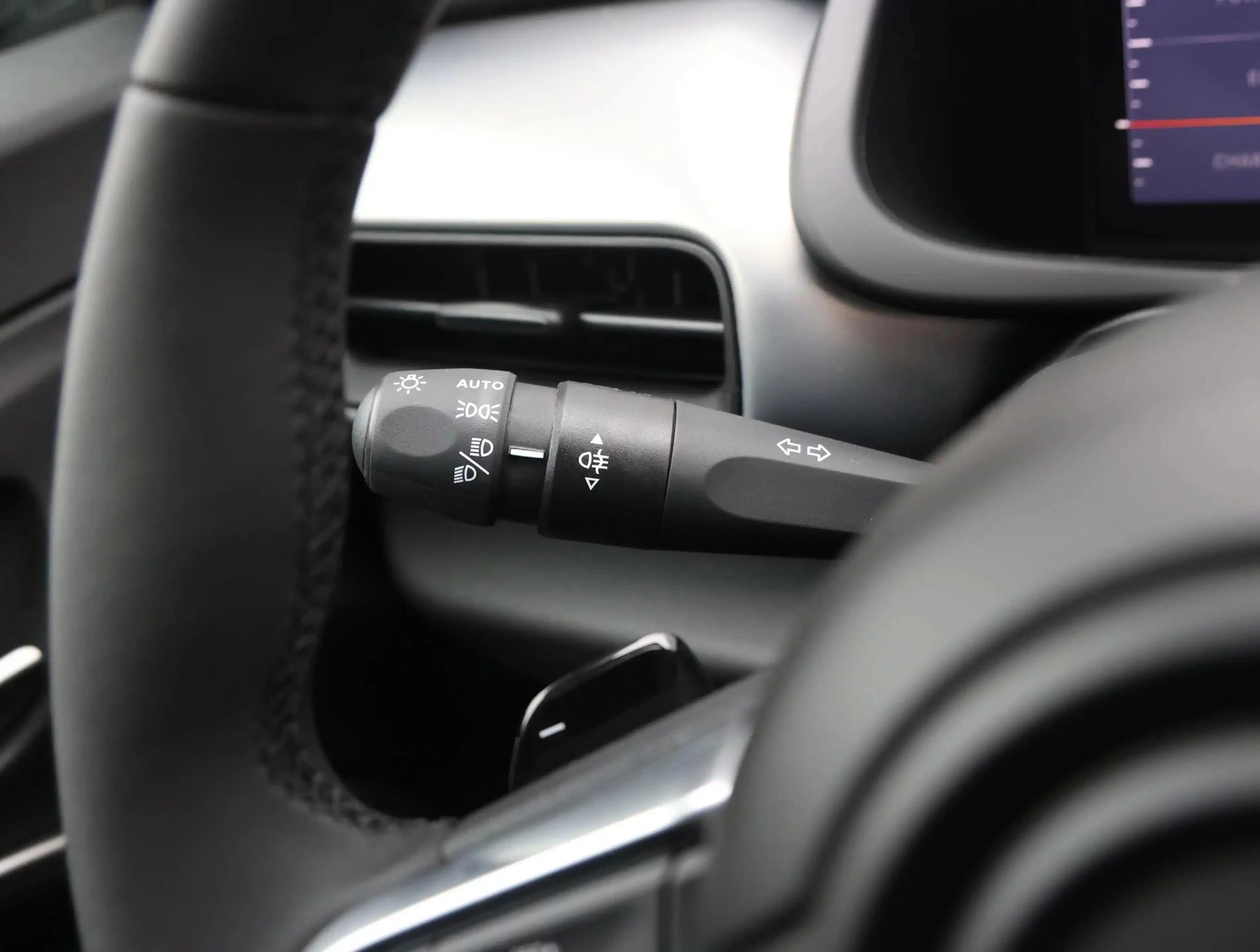Jeep Avenger 1.2 e-Hybrid Longitude automaat 100 PK Cruise cont — photo 17