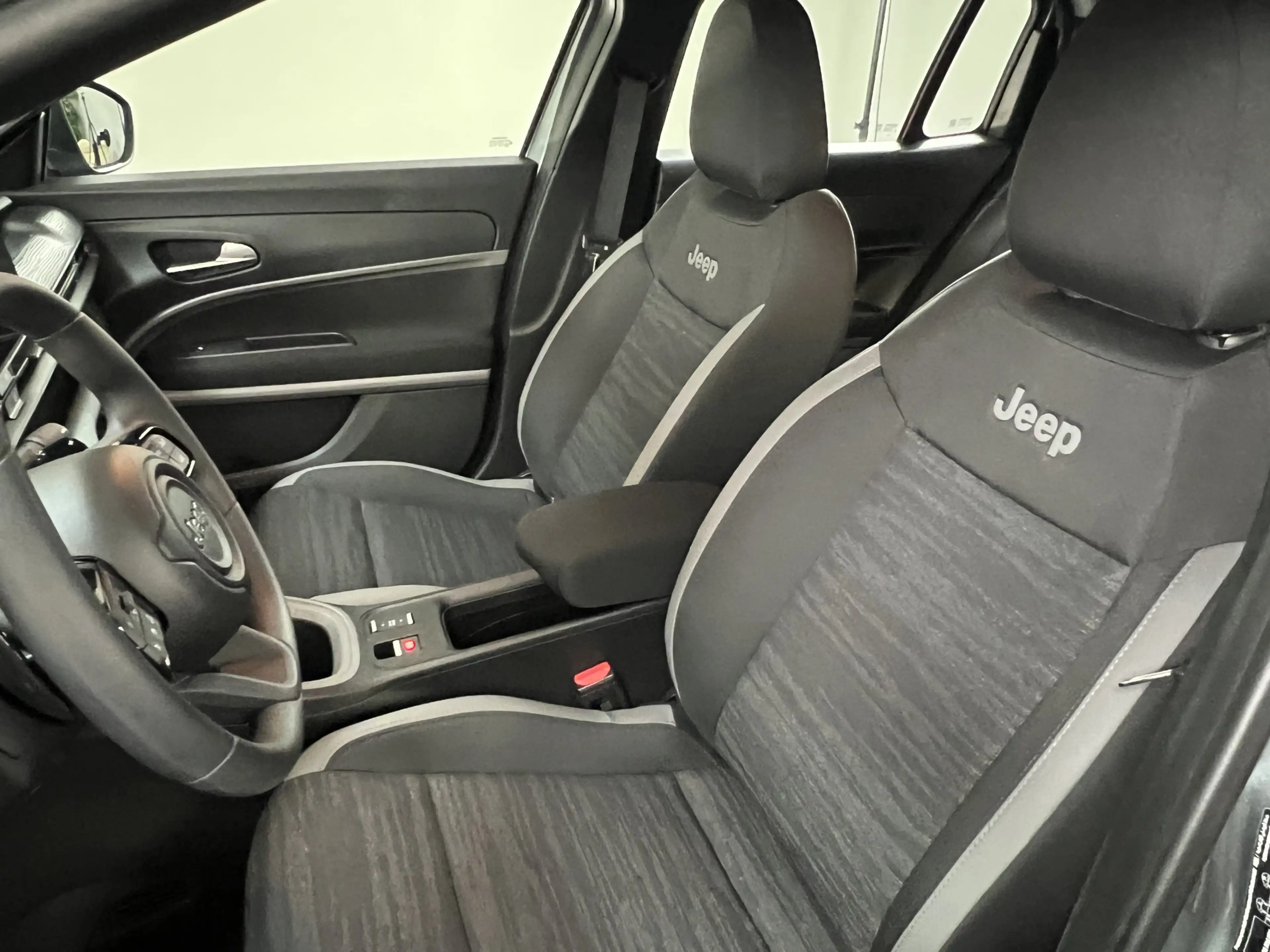 Jeep Avenger 1.2 e-Hybrid Longitude automaat 100 PK Cruise cont — photo 9