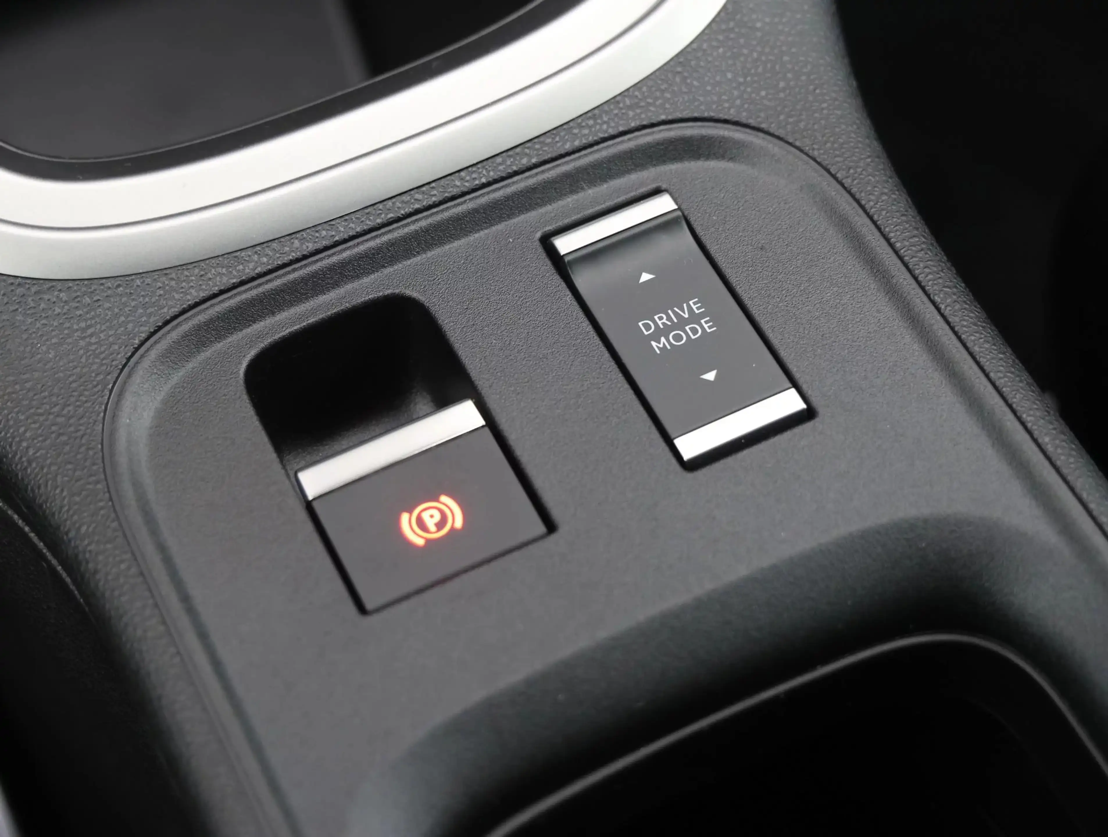 Jeep Avenger 1.2 e-Hybrid Longitude automaat 100 PK Cruise cont — photo 37