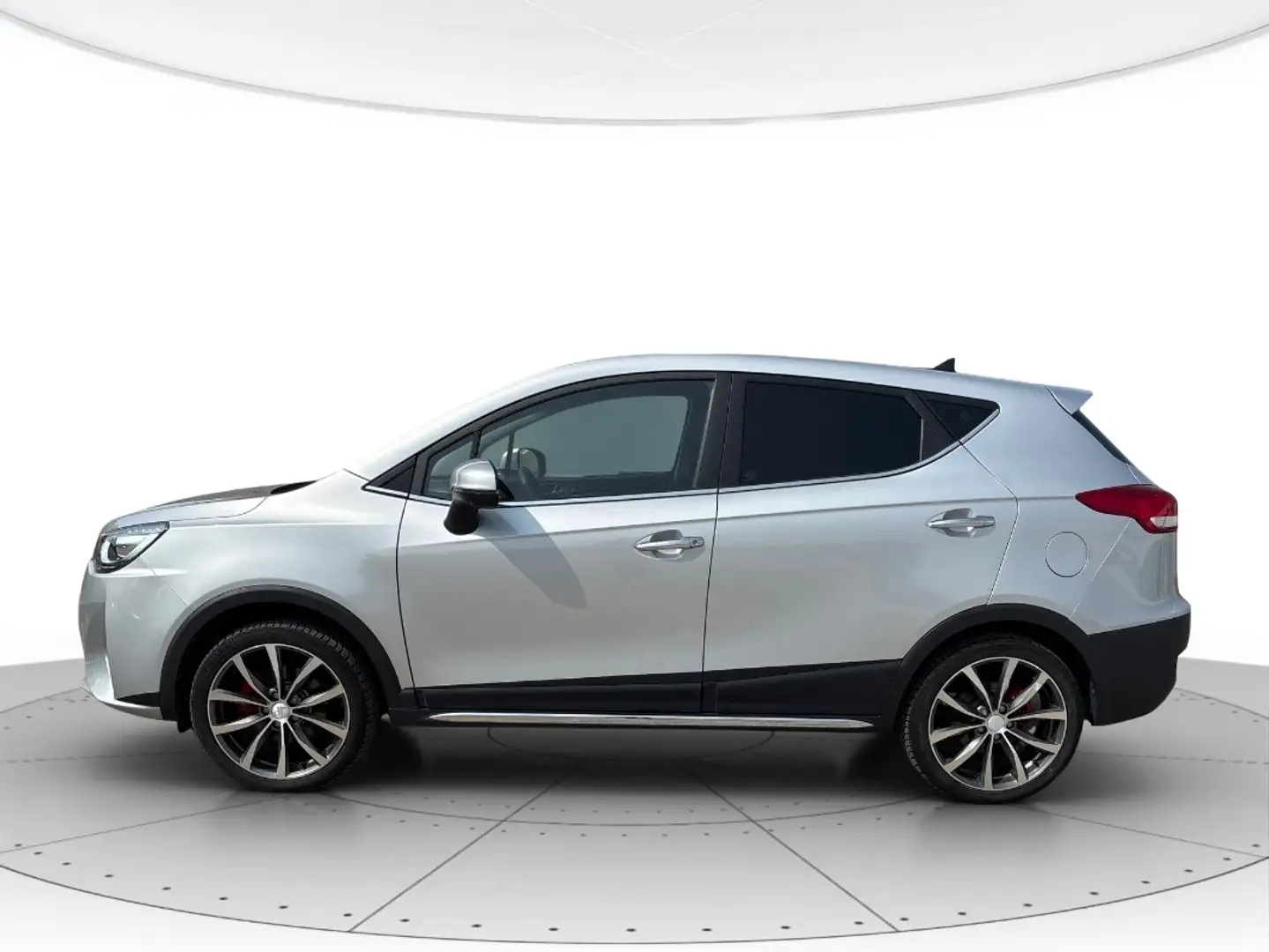 DR Automobiles DR4 1.6 Gpl srebrna - 2