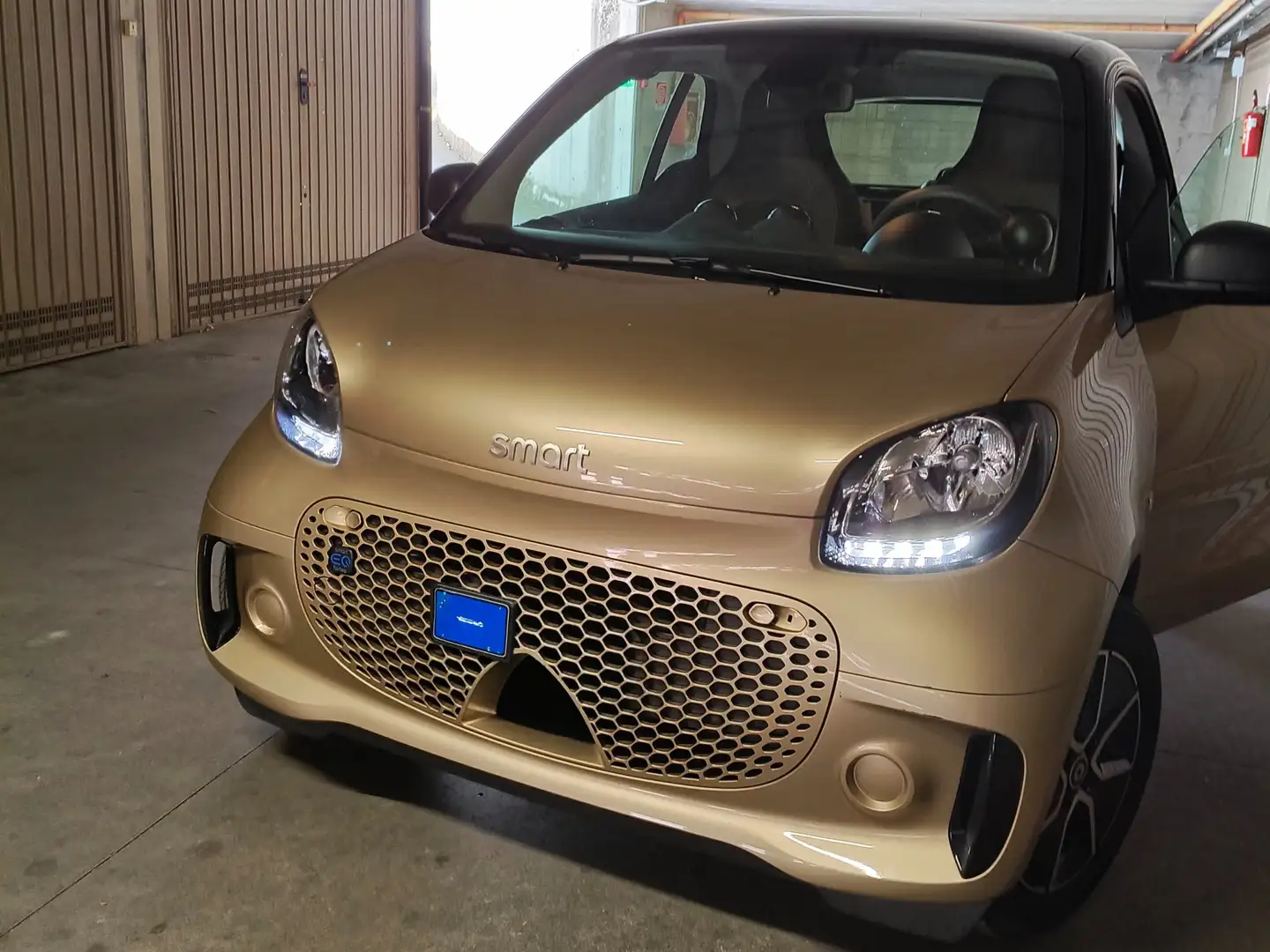 smart forTwo Fortwo III 2020 eq Passion 4,6kW Zlatá - 1