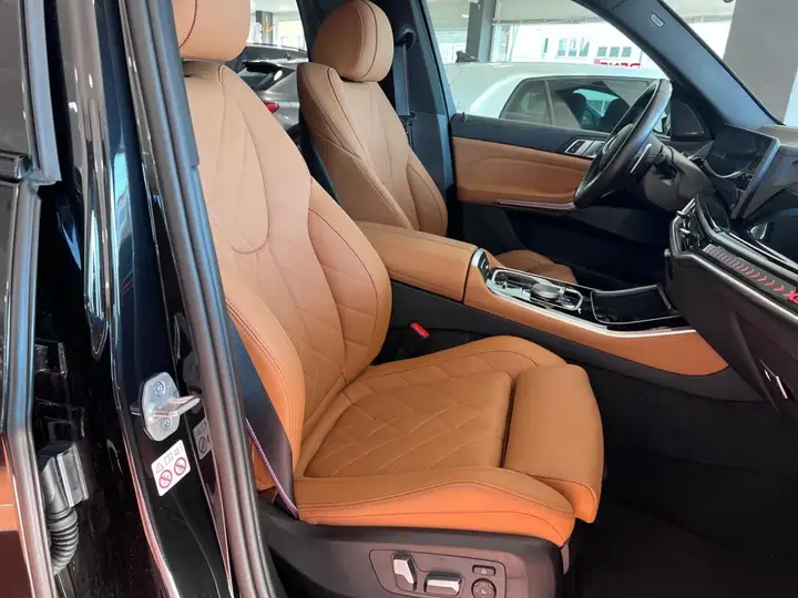 BMW X5 2024, foto 12