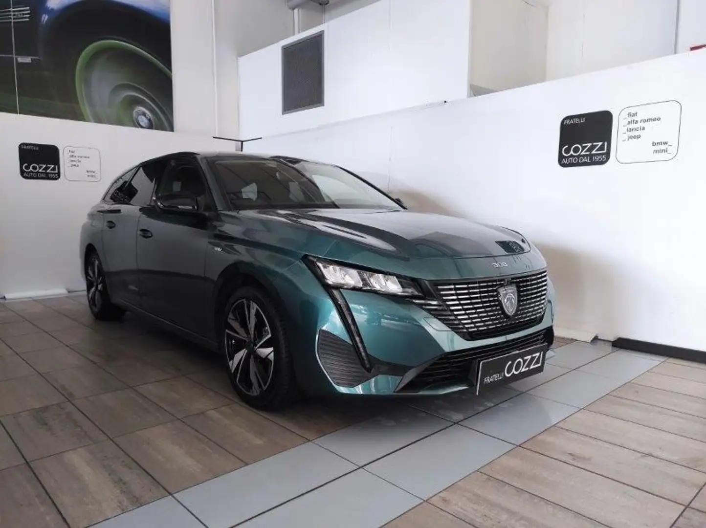 Peugeot 308 3ª serie - 308 Plug-in Hybrid 180 e-EAT8 SW Allure Vert - 1