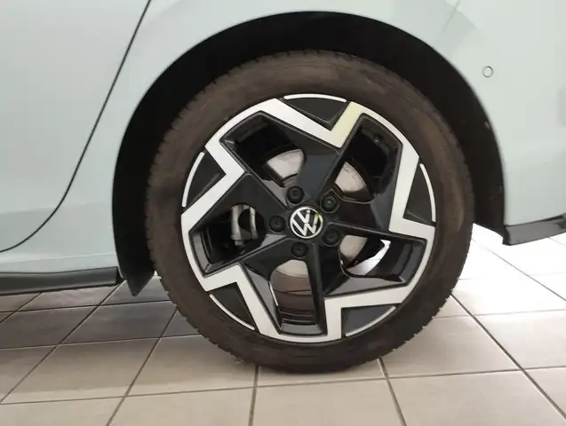 Volkswagen Golf view 8