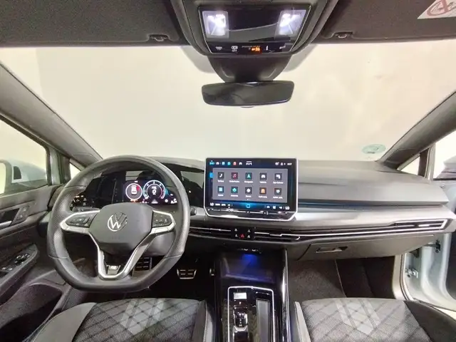 Volkswagen Golf view 4