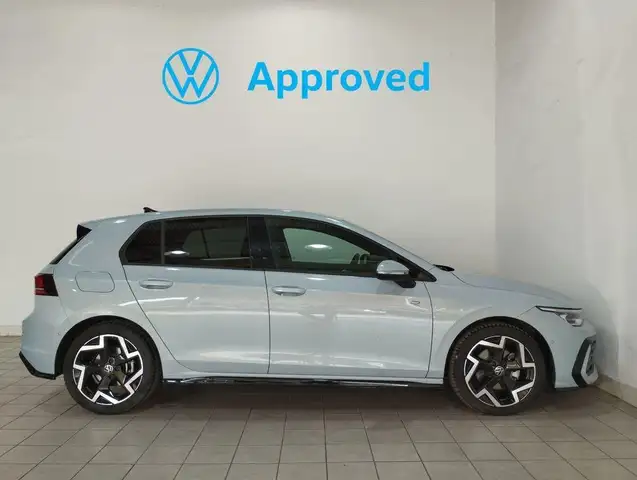 Volkswagen Golf view 3