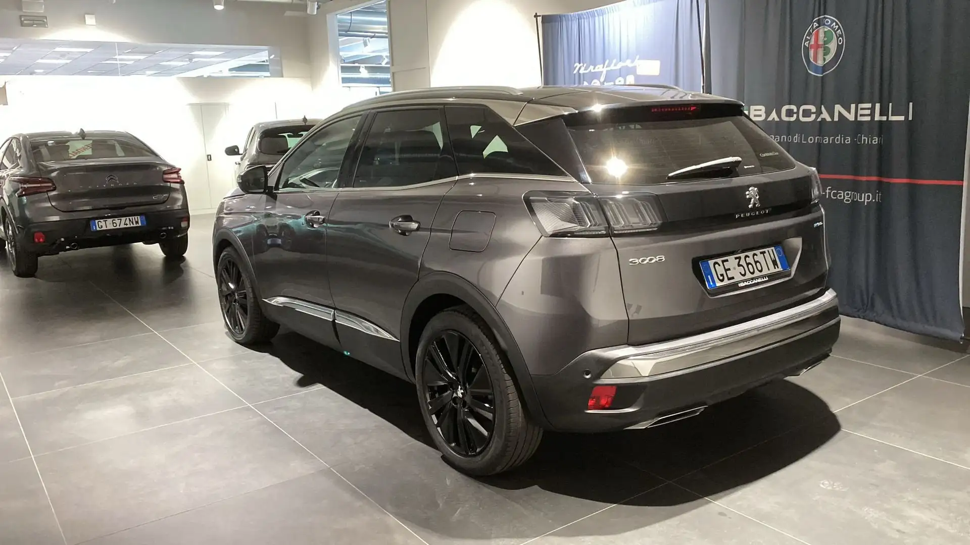Peugeot 3008 3008 Hybrid 225 e-EAT8 GT Grijs - 2