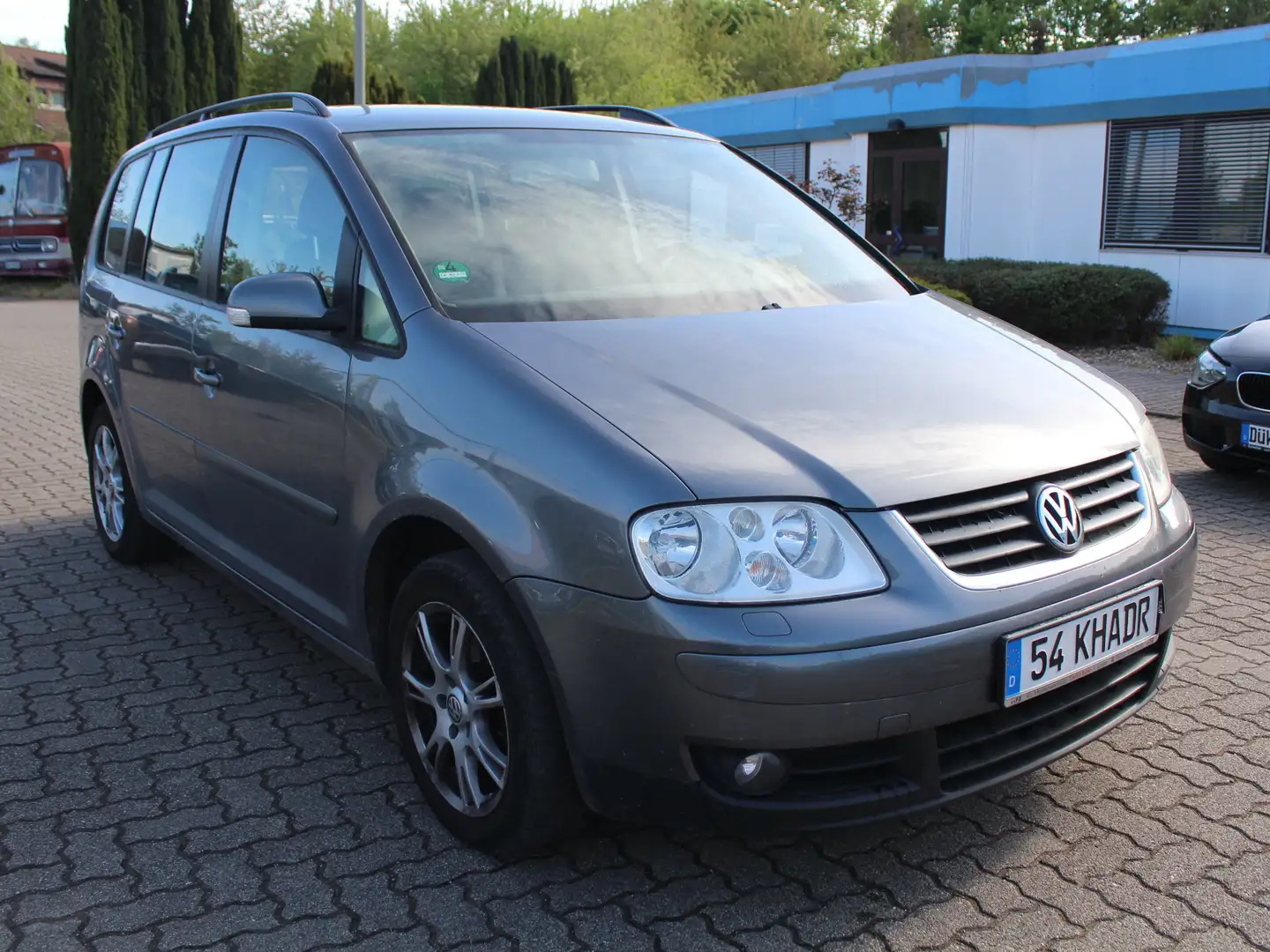 Volkswagen Touran Trendline Grau - 1