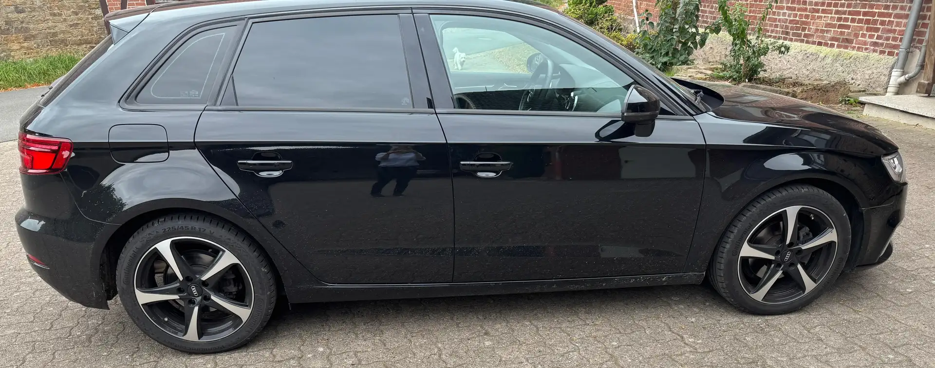 Audi A3 A3 1.5 TFSI Sportback LED Schwarz - 1