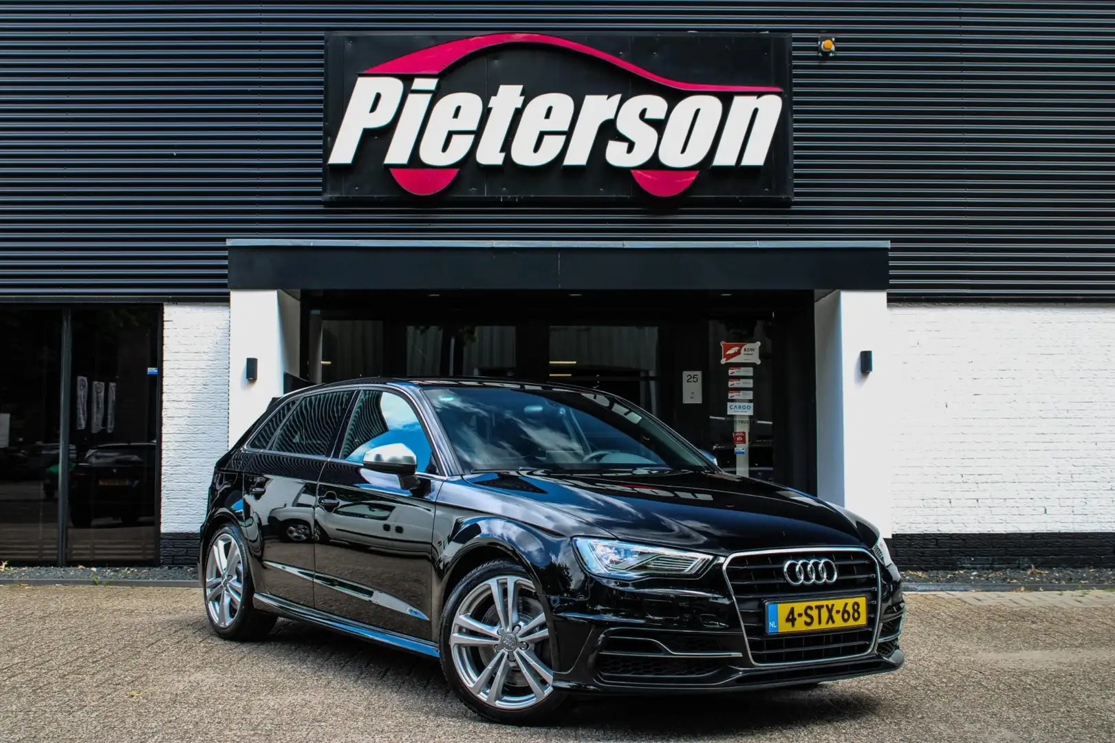 Audi S3 Sportback 2.0 TFSI Quattro NAP 1E EIGENAAR DEALER Zwart - 1