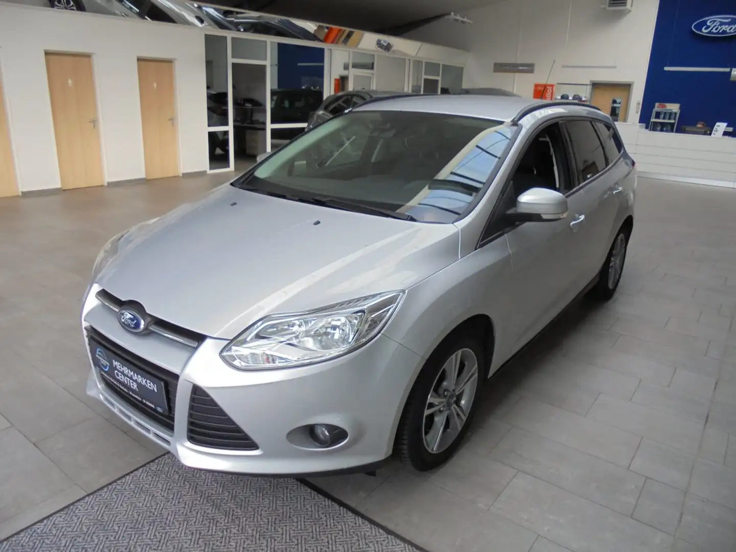 Ford Focus Kombi 1.0 EcoBoost  SYNC Edition Navigation Zilver - 1