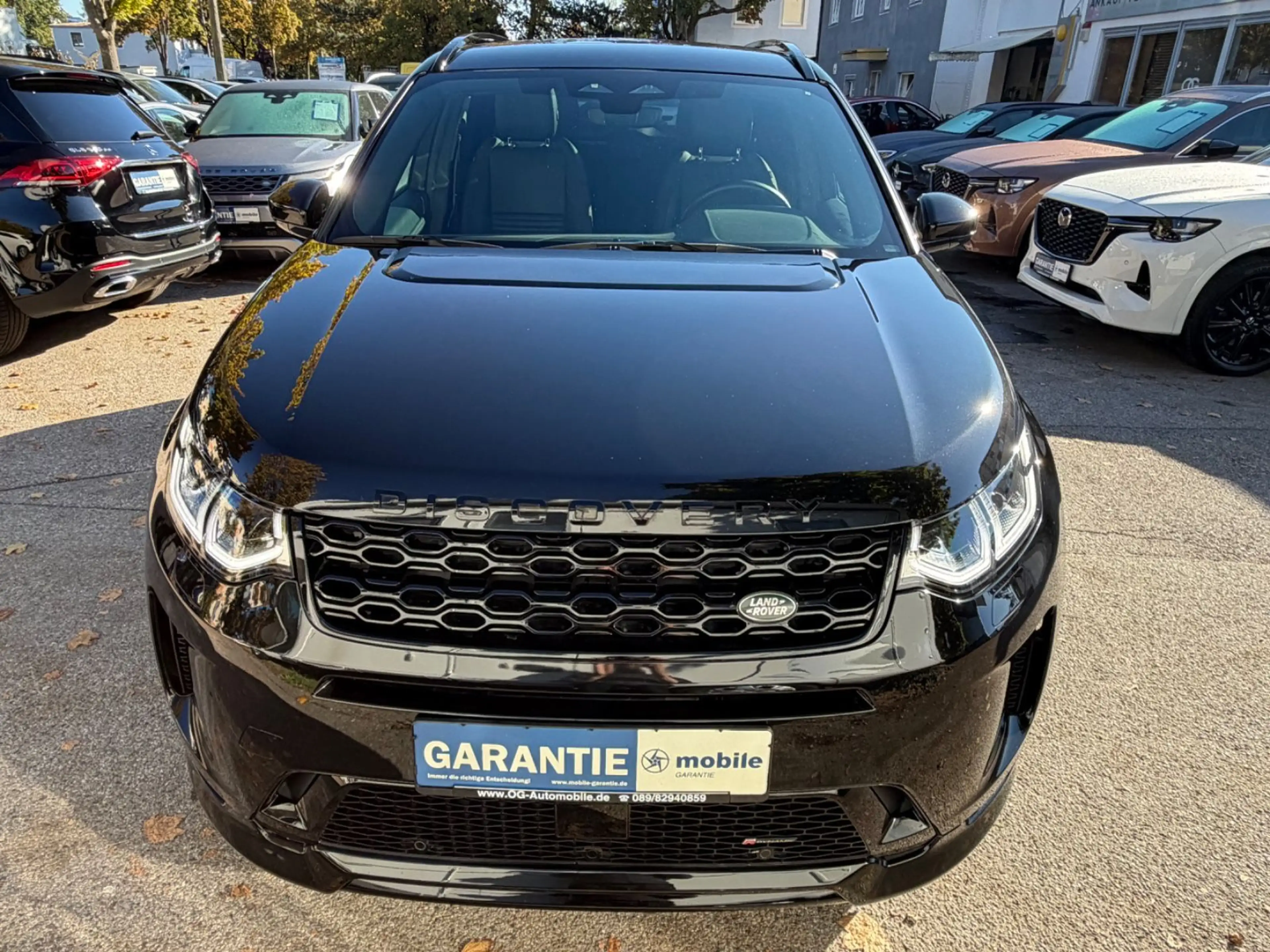 Land Rover Discovery Sport R-Dyn SE AWD~Pano~Black~Ambi~Kam — photo 8