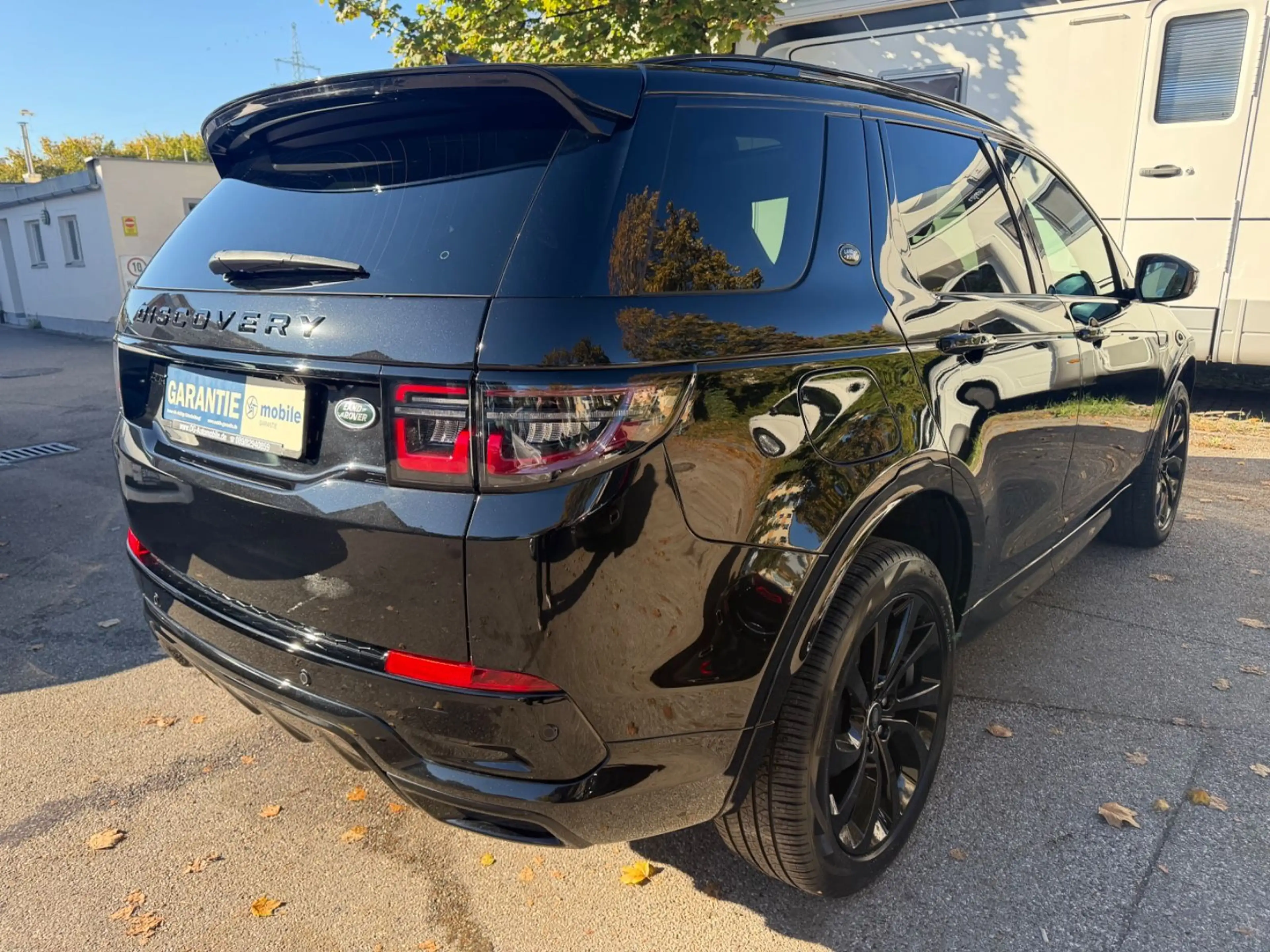 Land Rover Discovery Sport R-Dyn SE AWD~Pano~Black~Ambi~Kam — photo 3