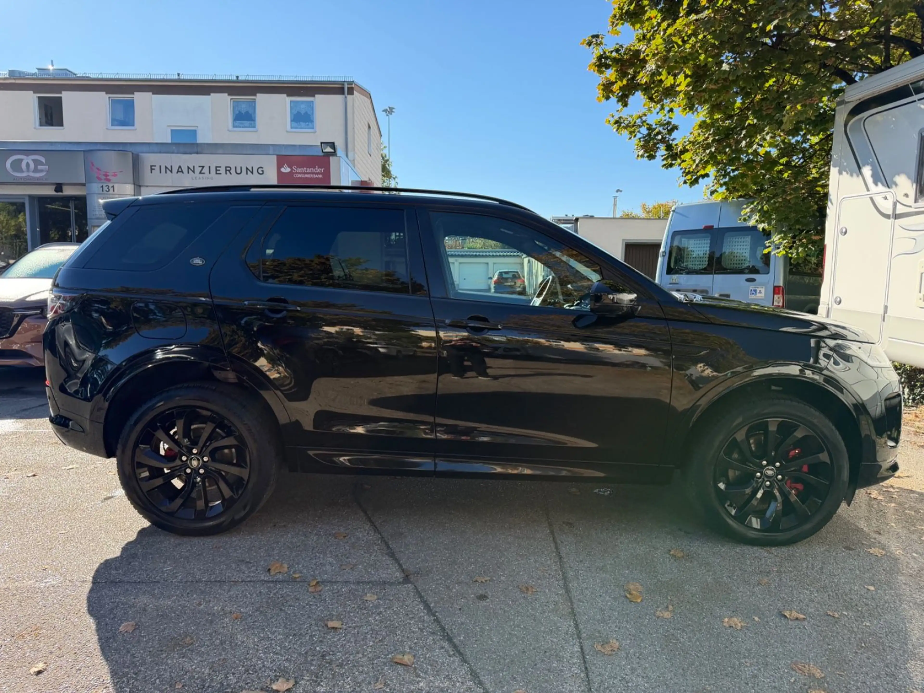 Land Rover Discovery Sport R-Dyn SE AWD~Pano~Black~Ambi~Kam — photo 6