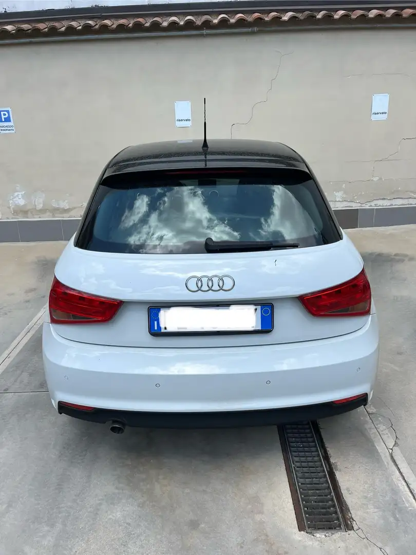 Audi A1 Sportback 1.6 tdi Sport - 1