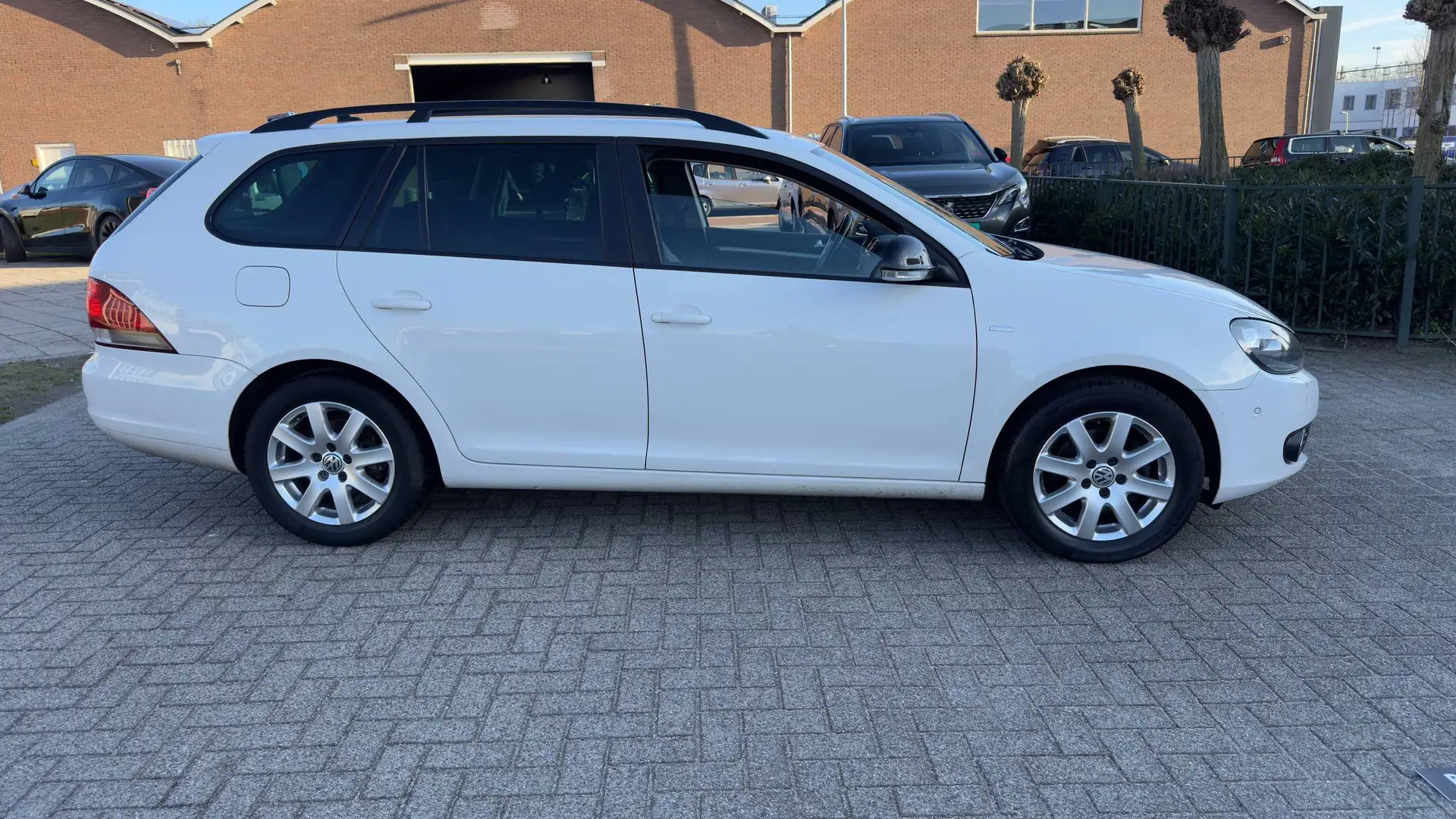 Volkswagen Golf Variant 1.2 TSI Highline Weiß - 2