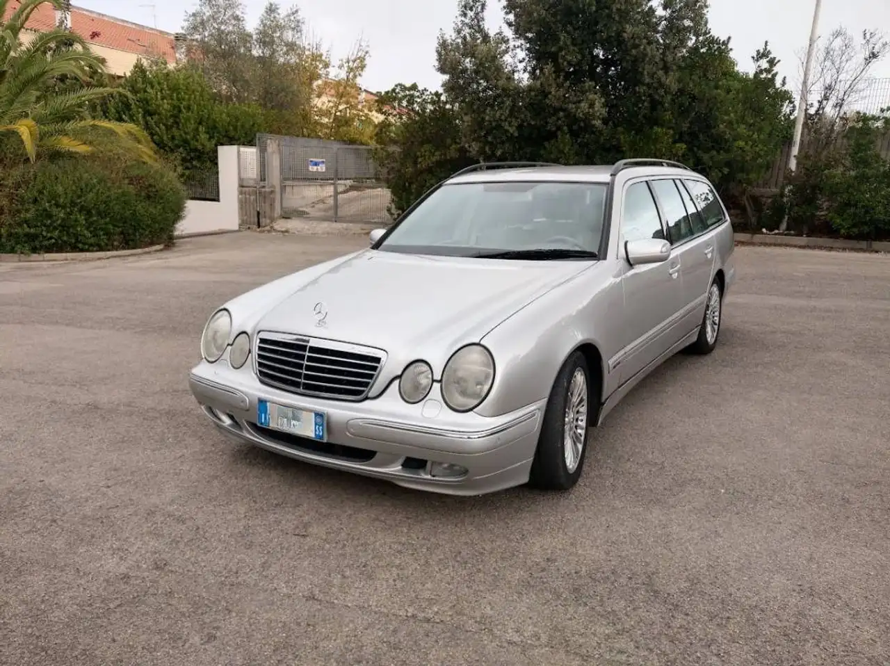 Mercedes-Benz E 320