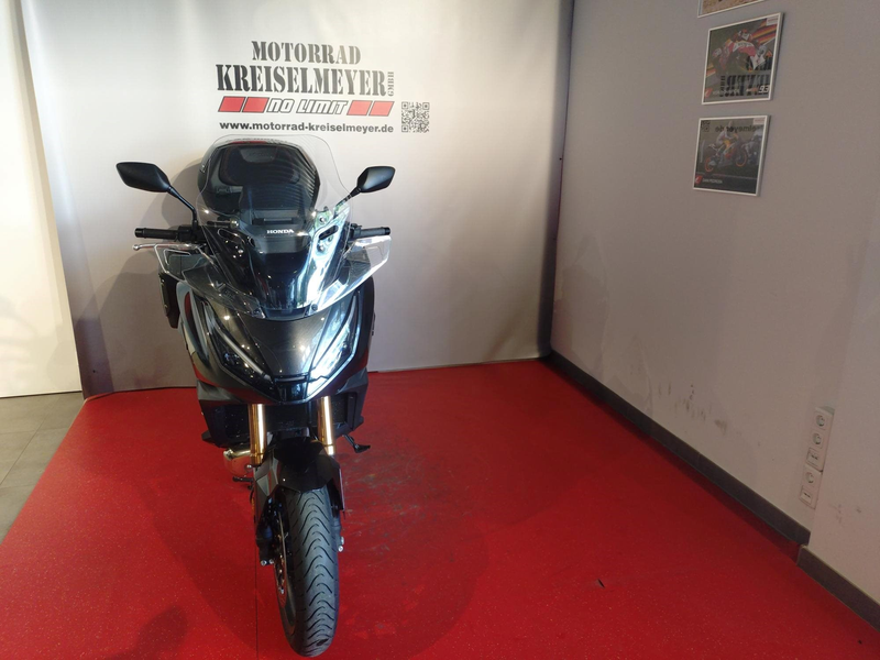Honda NT 1100 Neuwertiger Zustand aus 1.Hand mit Zubehör! — photo 2