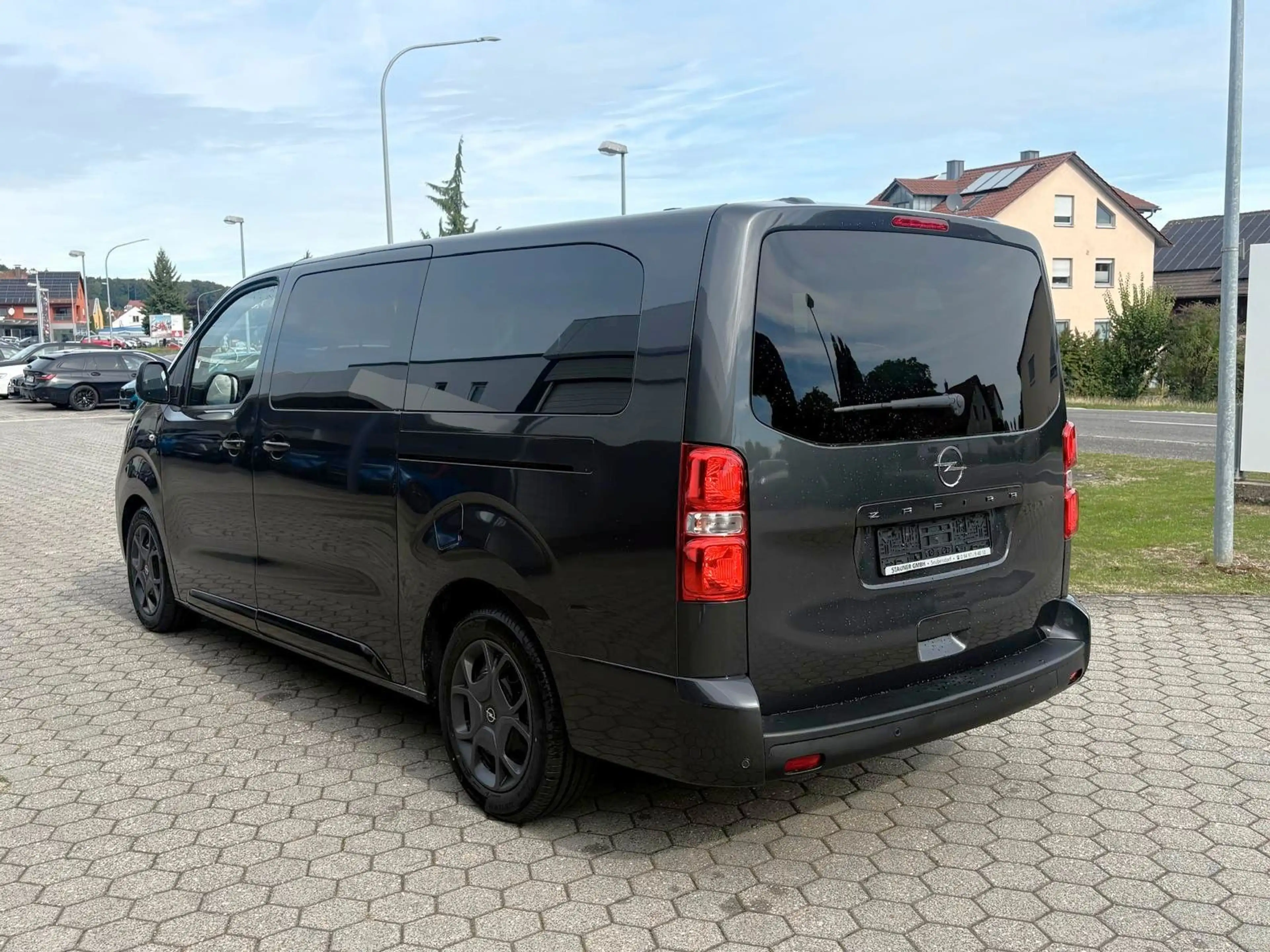 Opel Zafira Life Zafira 2.2 Buisness Edition LED TEMPOMAT — photo 4