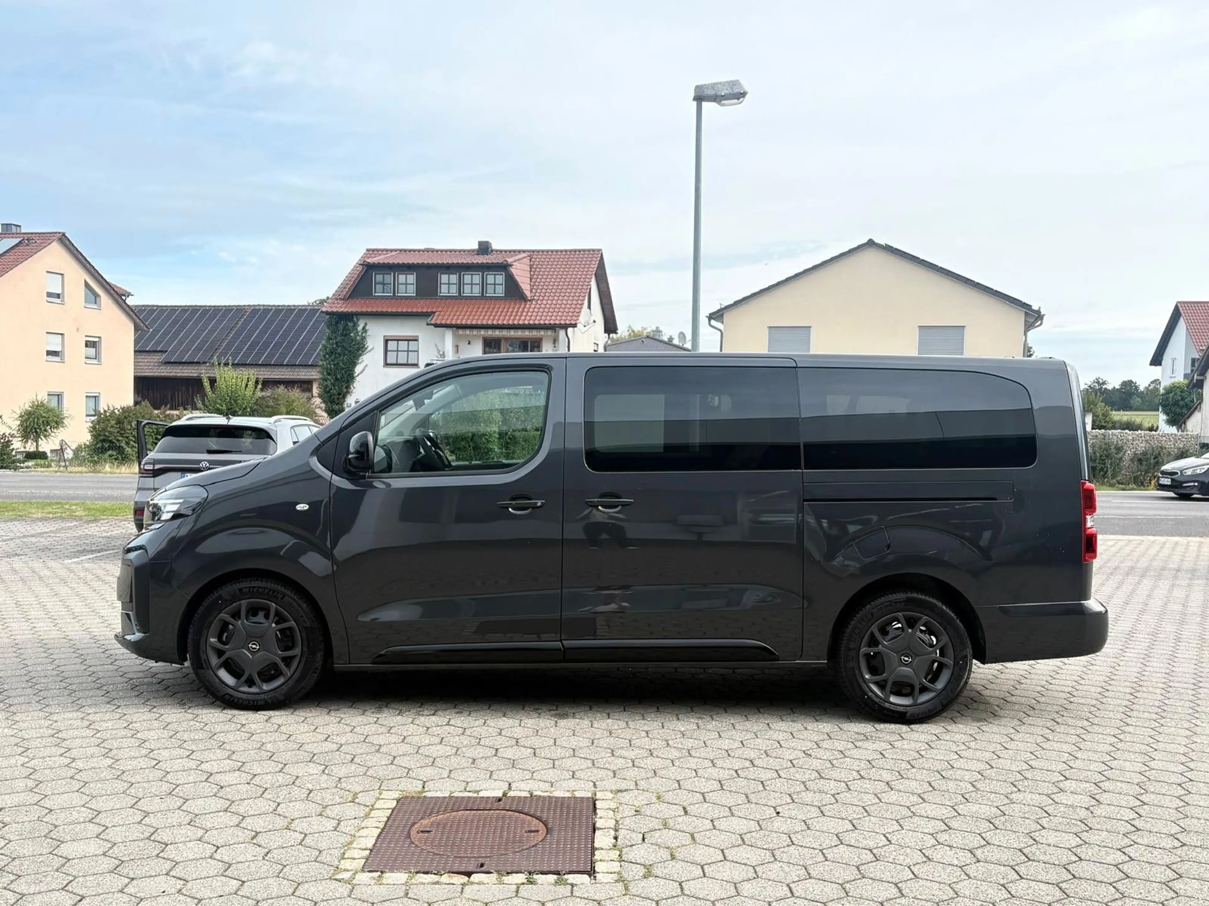 Opel Zafira Life Zafira 2.2 Buisness Edition LED TEMPOMAT — photo 3