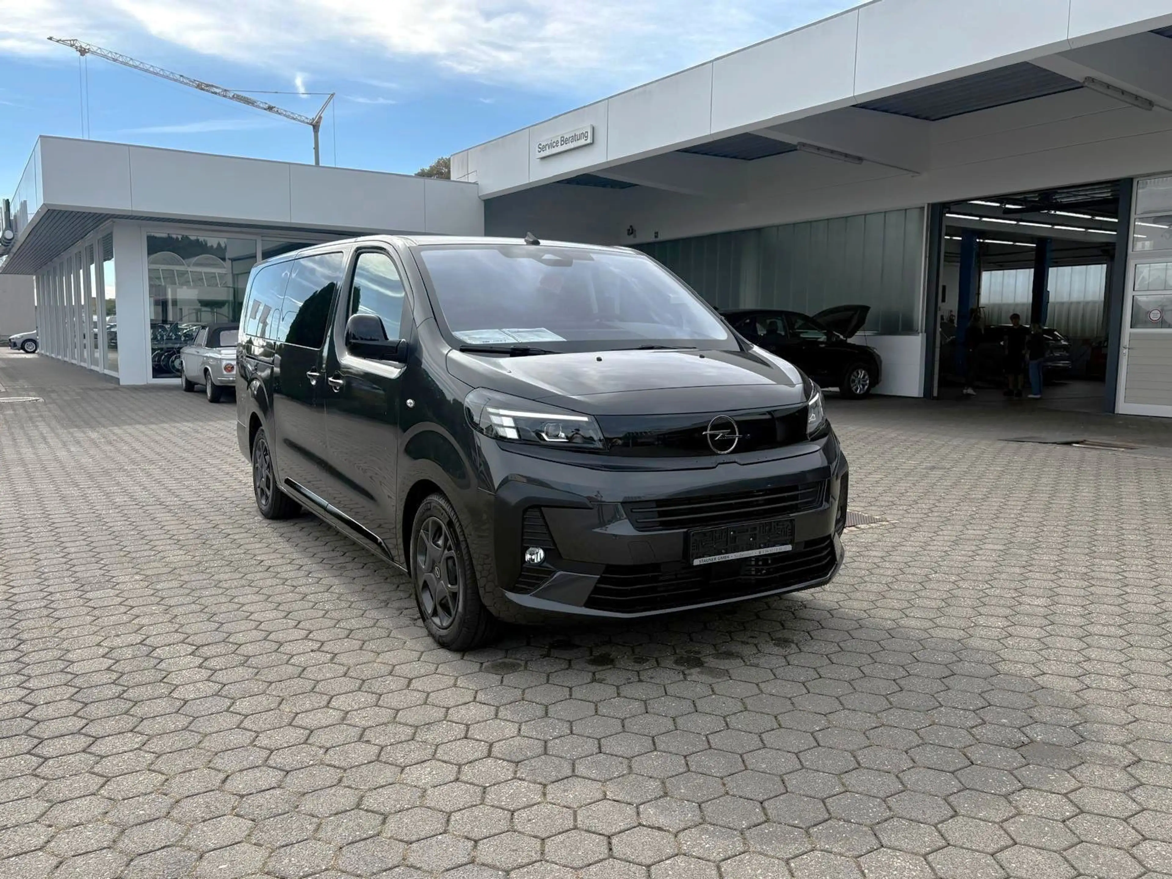 Opel Zafira Life Zafira 2.2 Buisness Edition LED TEMPOMAT — photo 9