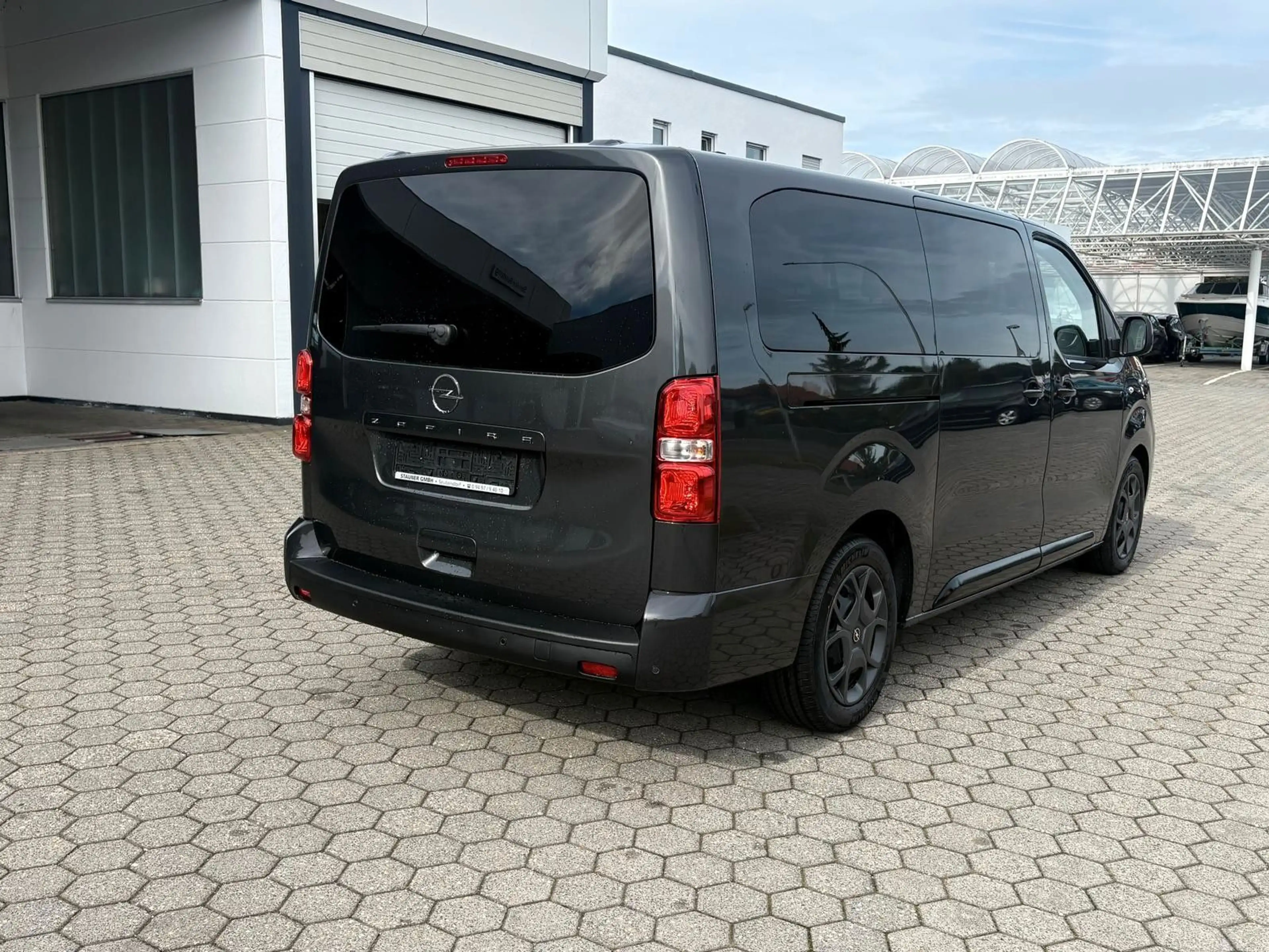 Opel Zafira Life Zafira 2.2 Buisness Edition LED TEMPOMAT — photo 6