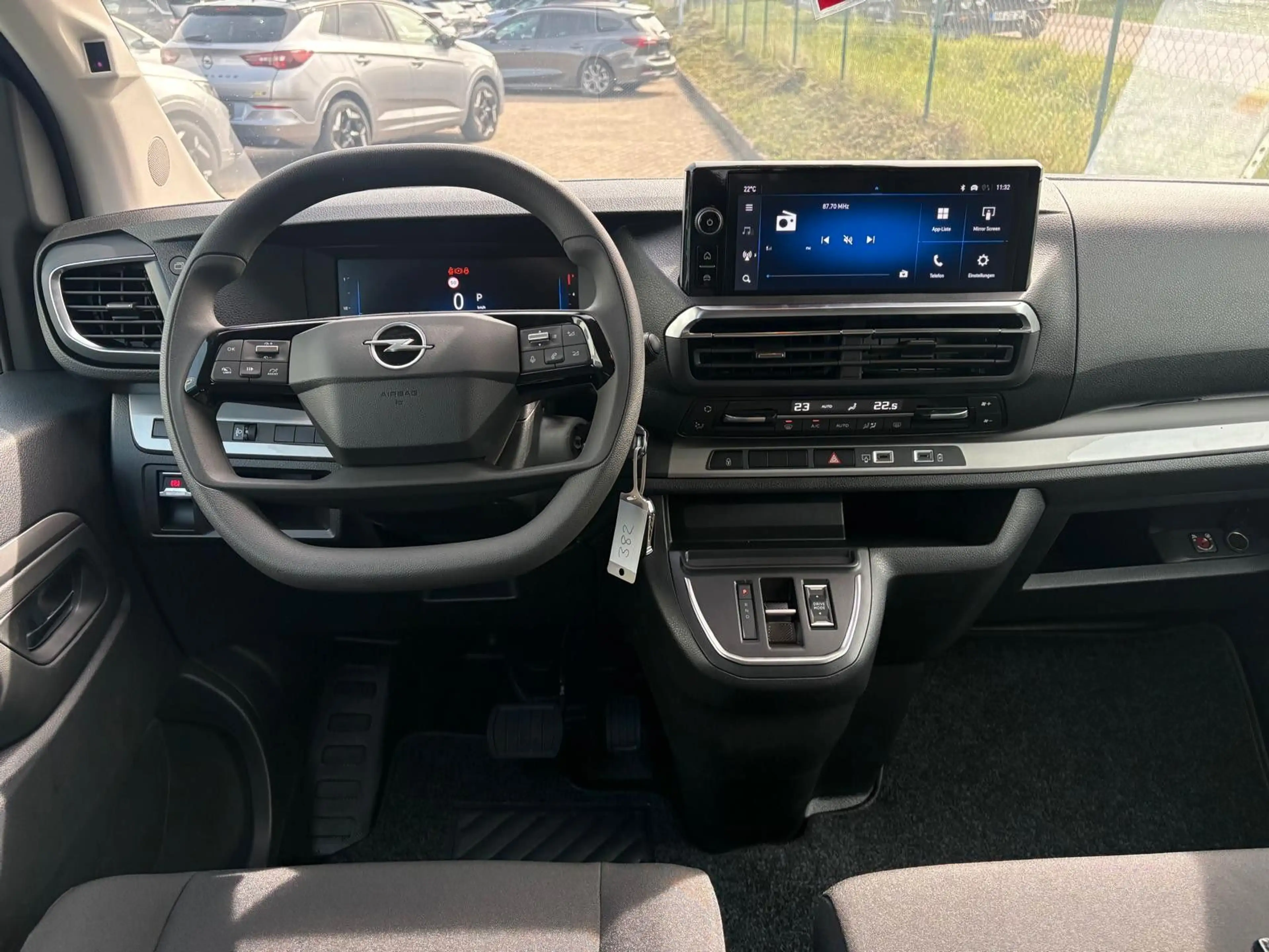 Opel Zafira Life Zafira 2.2 Buisness Edition LED TEMPOMAT — photo 12