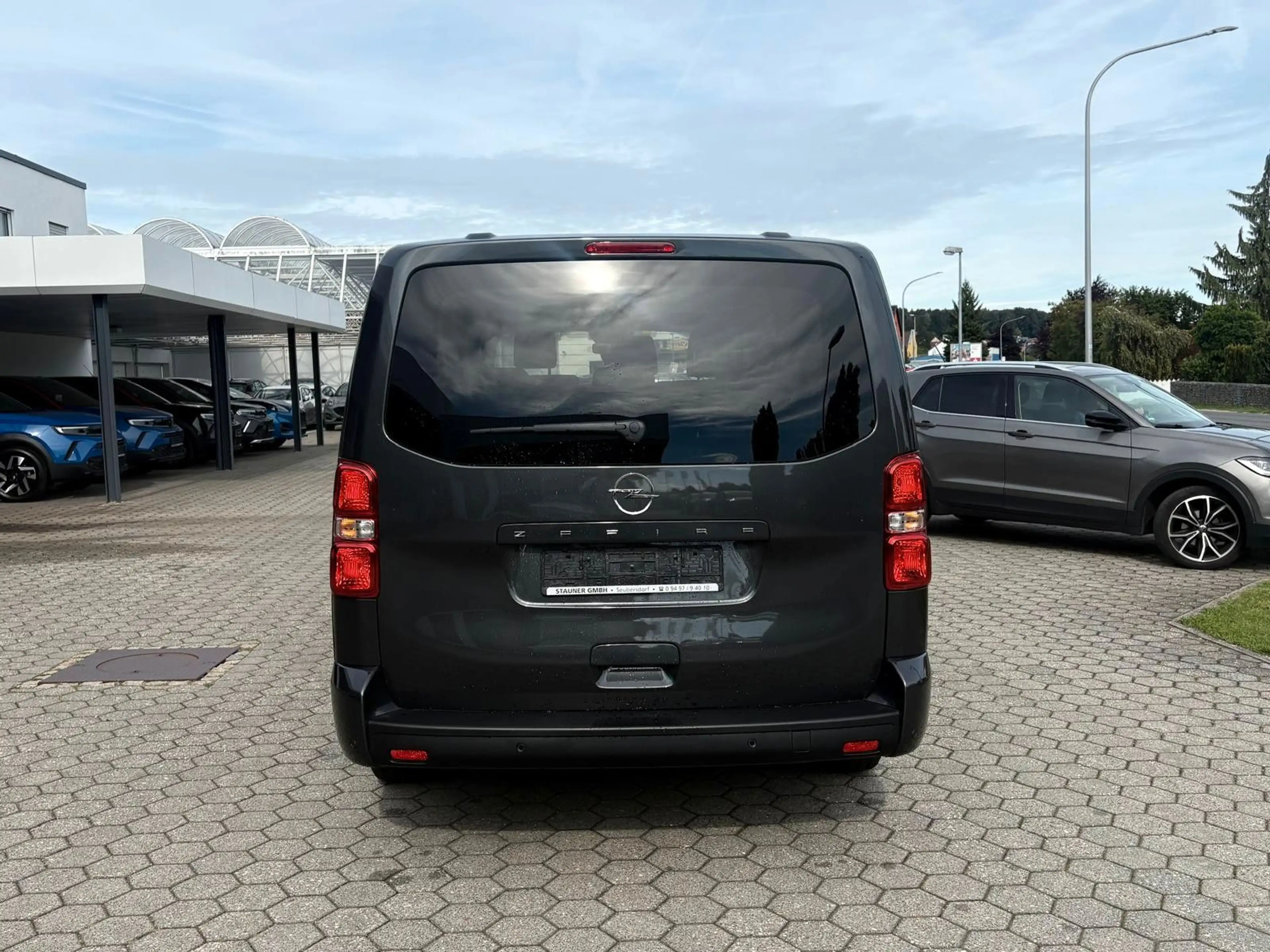Opel Zafira Life Zafira 2.2 Buisness Edition LED TEMPOMAT — photo 5