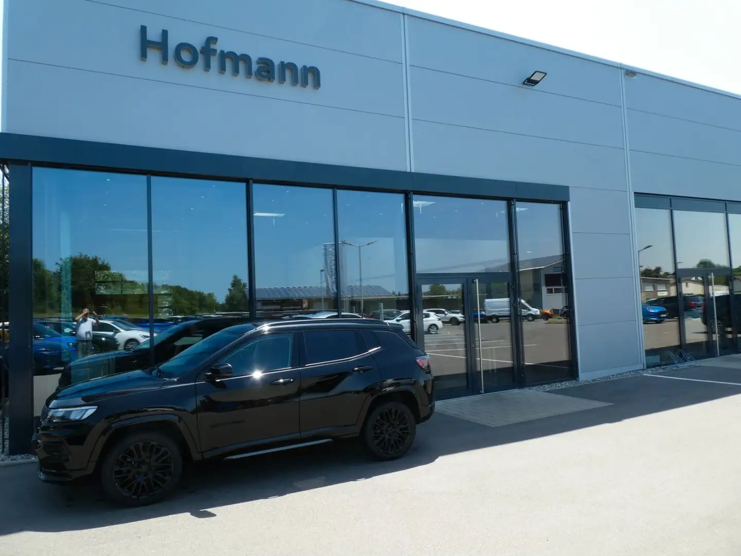 Jeep Compass S Mild-Hybrid FWD, SHZ, Navi, PDC, LED Zwart - 1