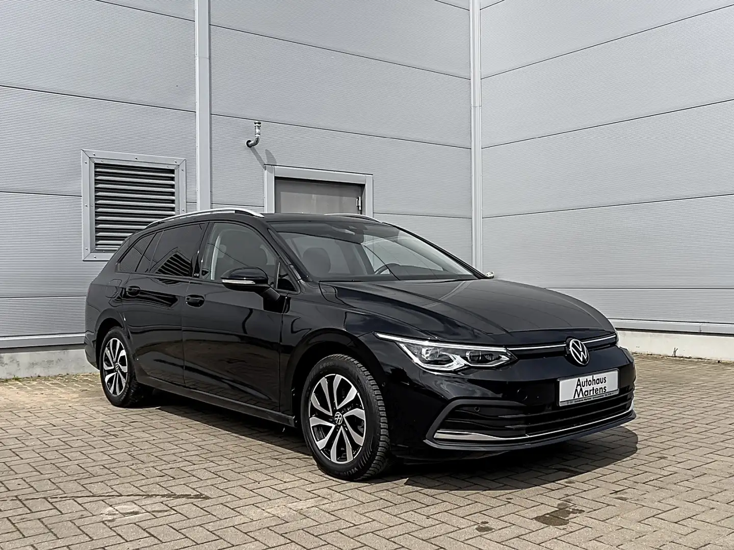 Volkswagen Golf VIII Variant 1.5 TSI Active ACC Matrix Pano Klima Noir - 2
