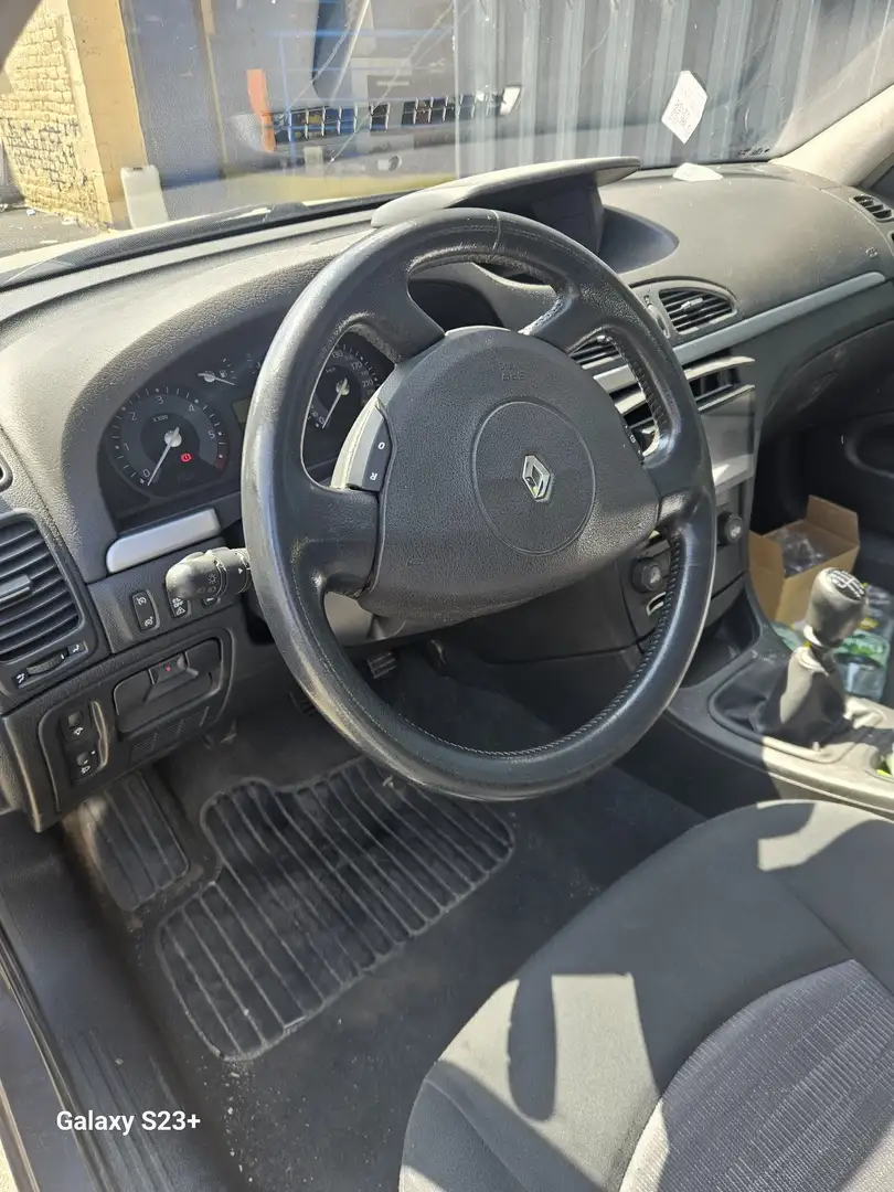 Renault Laguna 1.9 dCi Latitude - 1