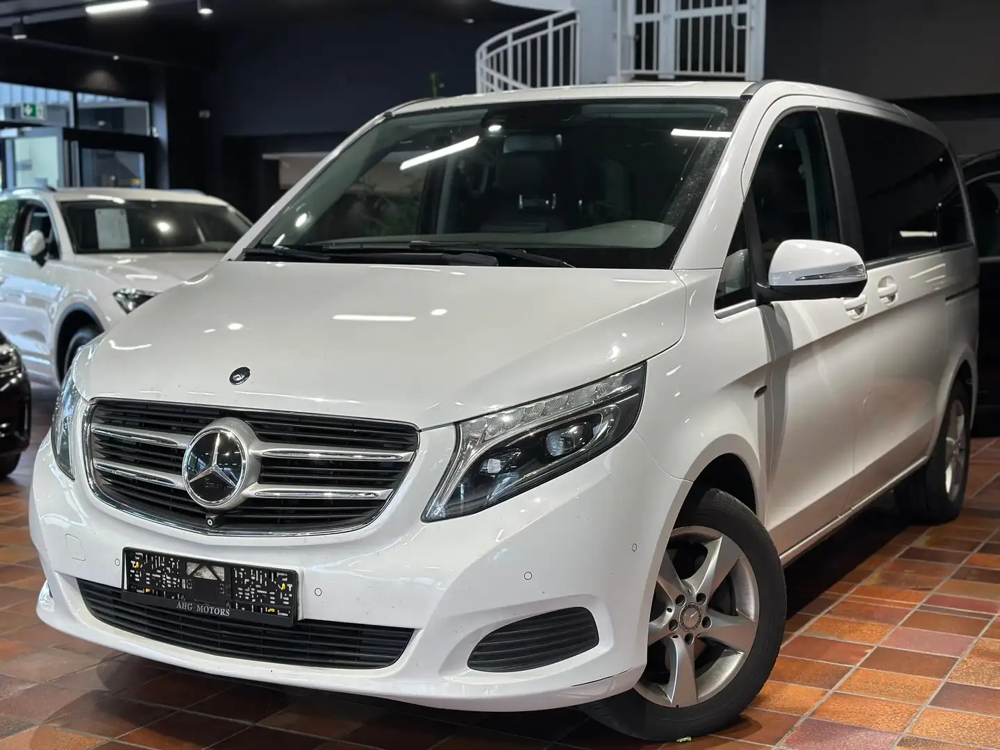 Mercedes-Benz V 250 4MATIC KOMPAKT AVANTGARDE DISTRONIC 7-SITZE 2X E-T Weiß - 2