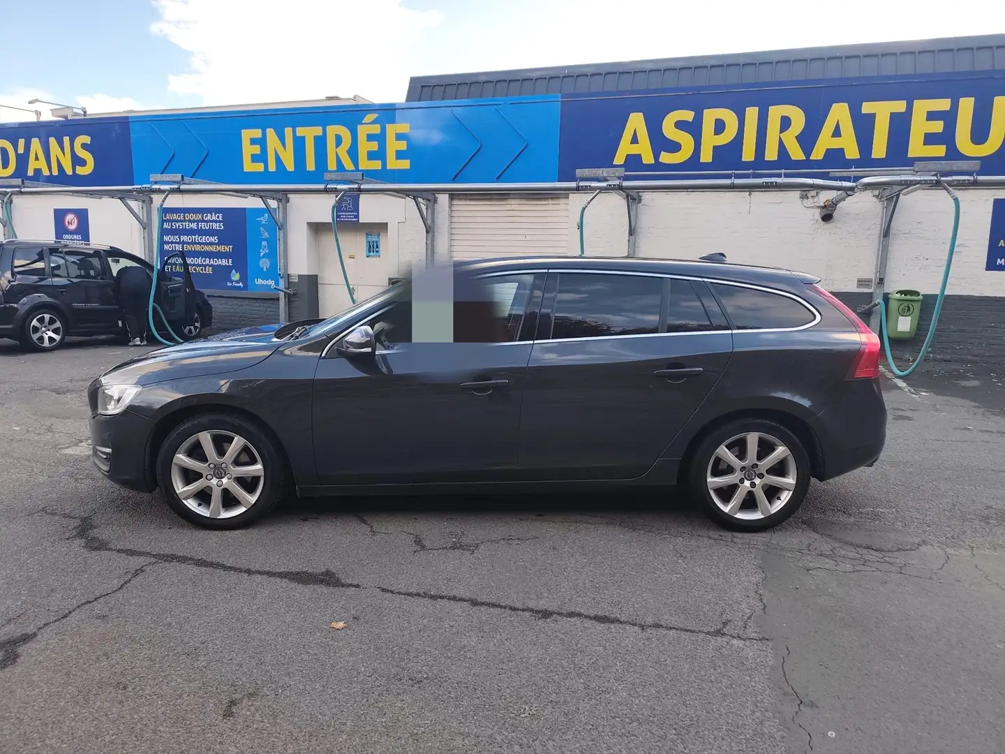 Volvo V60 D2 120 ch Stop&Start Business - 1