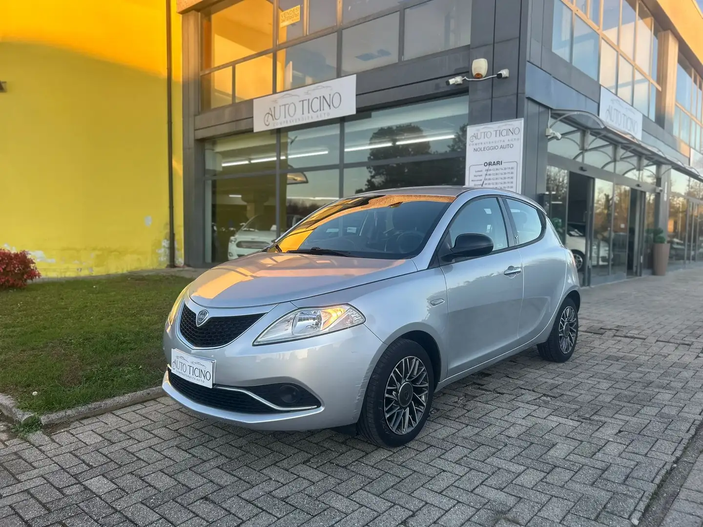 Lancia Ypsilon Ypsilon III 2015 1.2 Platinum 69cv Argento - 1