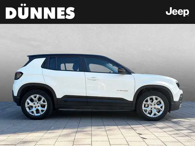 Jeep Avenger view 3