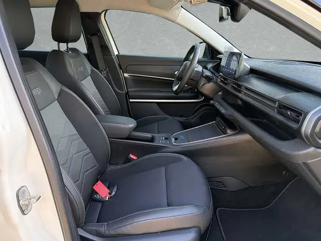 Jeep Avenger view 6