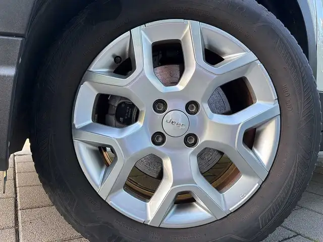 Jeep Avenger view 9