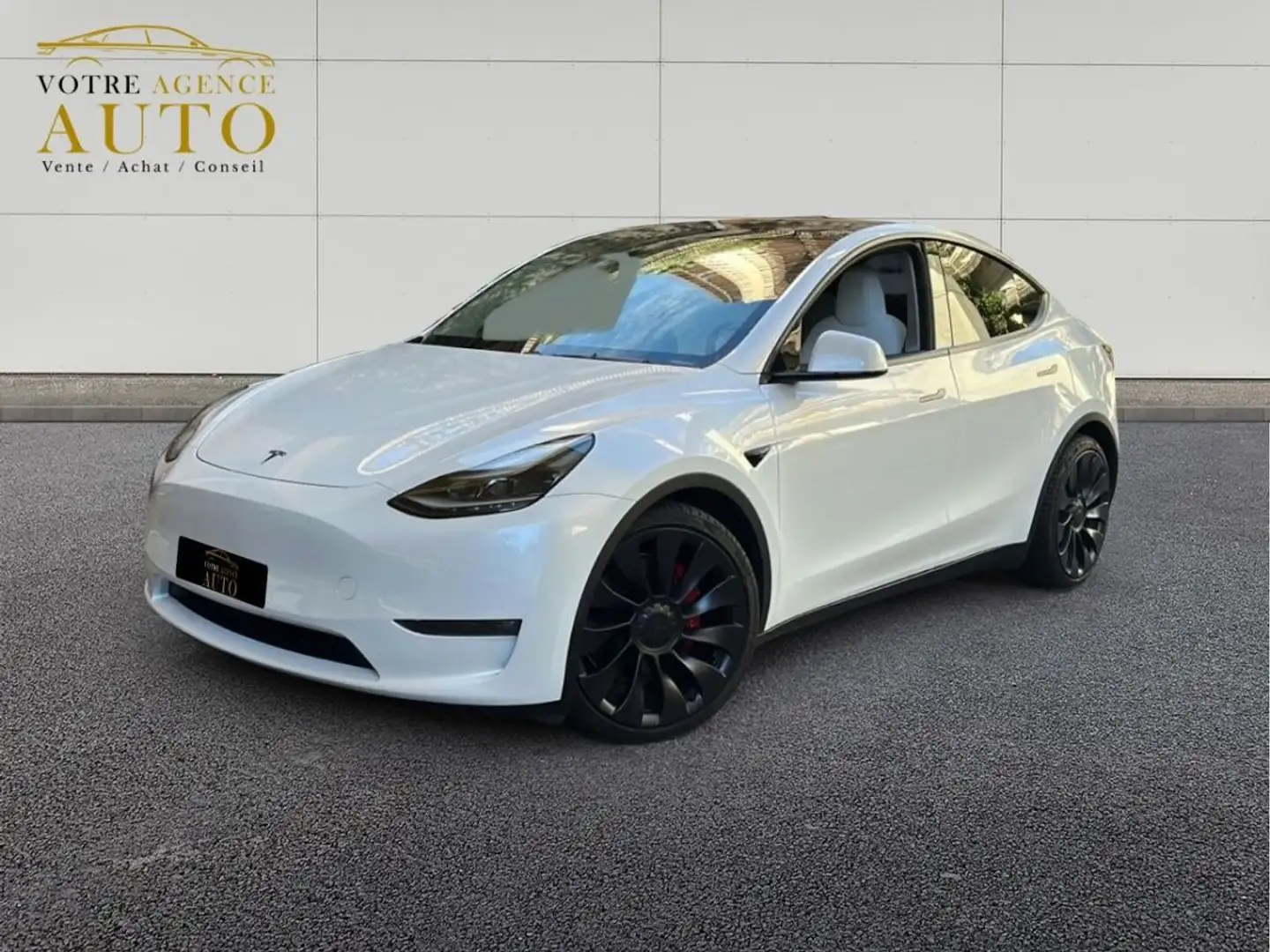 Tesla Model Y AWD Performance Blanc - 1